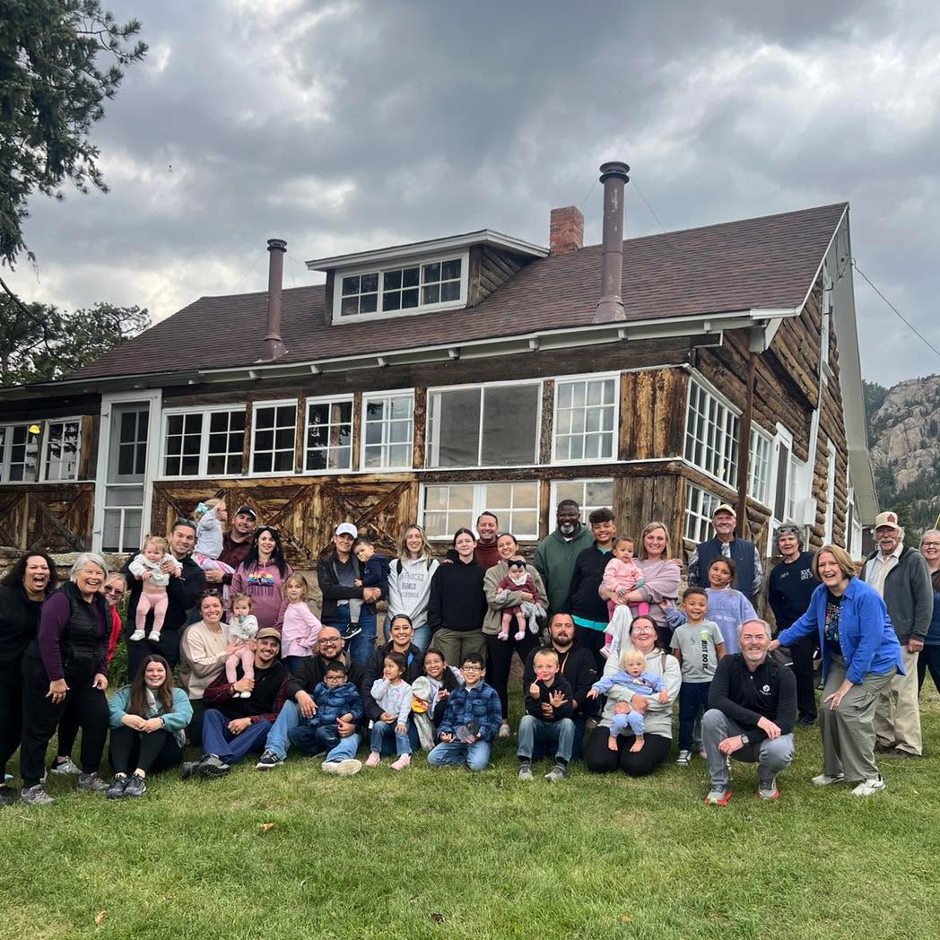 We were honored to welcome Children’s Hospital Family Camp back to MacGregor Ranch for an evening of fun, connection, and memory making. It’s a true privilege to share this space with such incredible kids and families. These moments fill the ranch with joy and heart. 💛🐴🌄