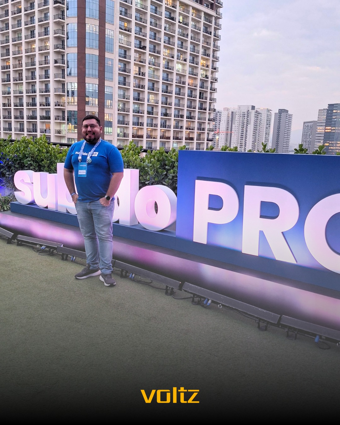 Na última semana, a Voltz marcou presença em um dos eventos mais relevantes de tráfego pago do Brasil: o encontro presencial do Subido PRO, em São Paulo, onde os maiores nomes do tráfego pago no Brasil se reúnem para trocar experiências sobre o que realmente funciona.
Não é sobre modinha. É sobre dominar as ferramentas, entender o comportamento do consumidor e aplicar TÁTICAS que geram retorno de verdade.
E tudo isso a gente trouxe direto para os nossos clientes:
Campanhas mais afiadas, criativos que chamam atenção e uma leitura cirúrgica de dados. Porque resultado não é sorte. É método. É preparo. É estar onde os melhores estão.
Se você ainda não tem esse tipo de inteligência por trás do seu marketing, agende uma consultoria gratuita com a Voltz. Vamos mostrar como seu negócio pode ir muito além.
#voltzdigital #tráfegopago #gestaodetrafego #publicidadeonline #marketingdeverdade #negocioslucrativos #estrategiadigital #consultoriadigital #performancequeimporta