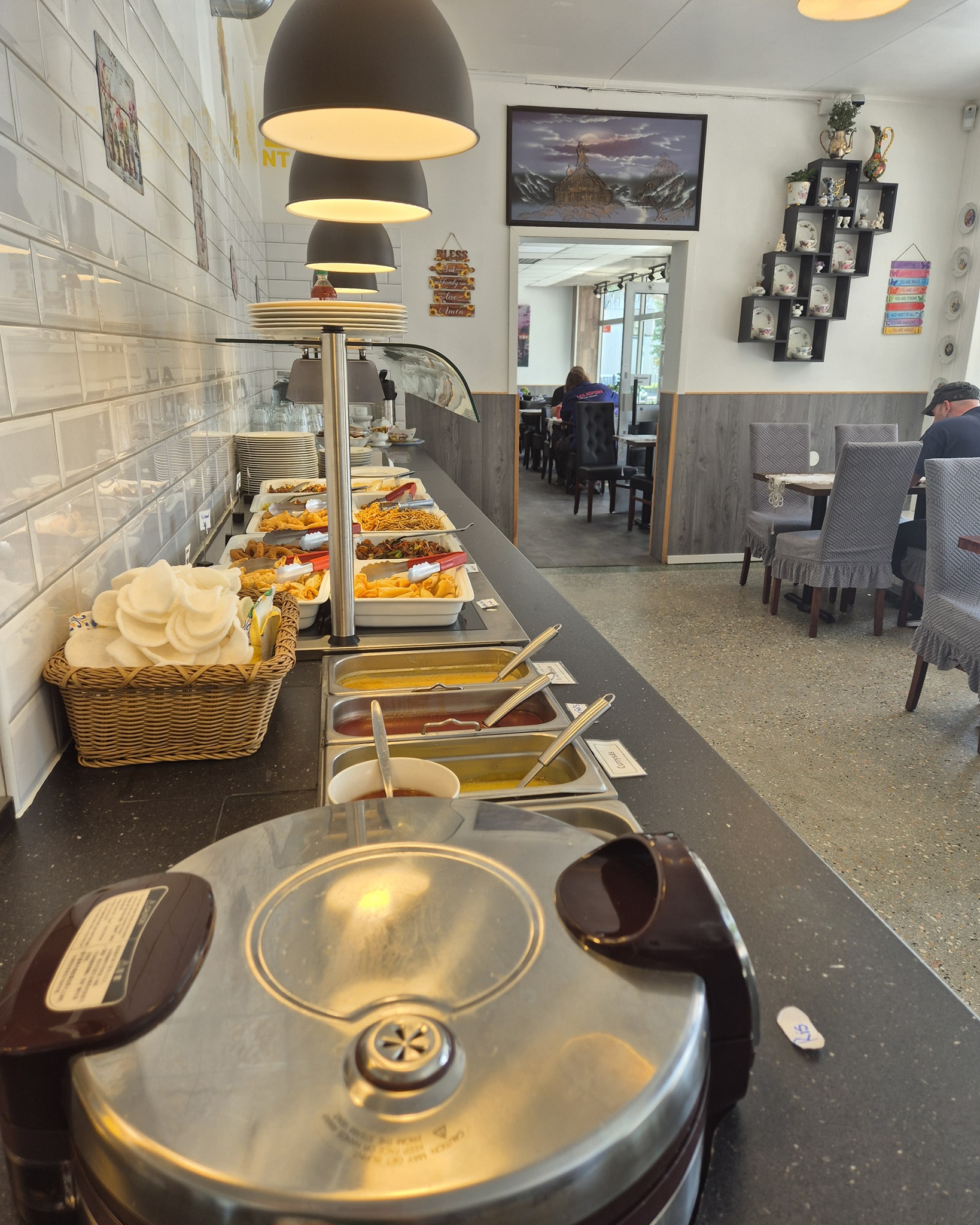 Sunflower restaurant, Storgatan 27, 52430 Herrljunga.
Öppettider: Måndag: Stäng.
Tis - Torsdag: 11.00 - 20.00
Fredag: 11.00 - 21.00
Söndag: 12.00 - 20.00
Vi serverar luch buffe, a'lacarte, ta med.
Varm välkomna!
