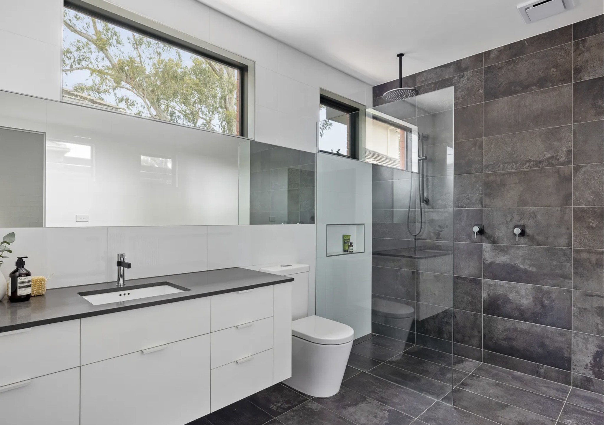 Browse our DIY collection online today!
Pickup and delivery available in Melbourne and parts of Country Victoria.
#BuyOnline #FramelessShowerScreen #ModernBathroom
https://www.melbourneshowerscreensonline.com.au/product-page/frameless-shower-screen-panel