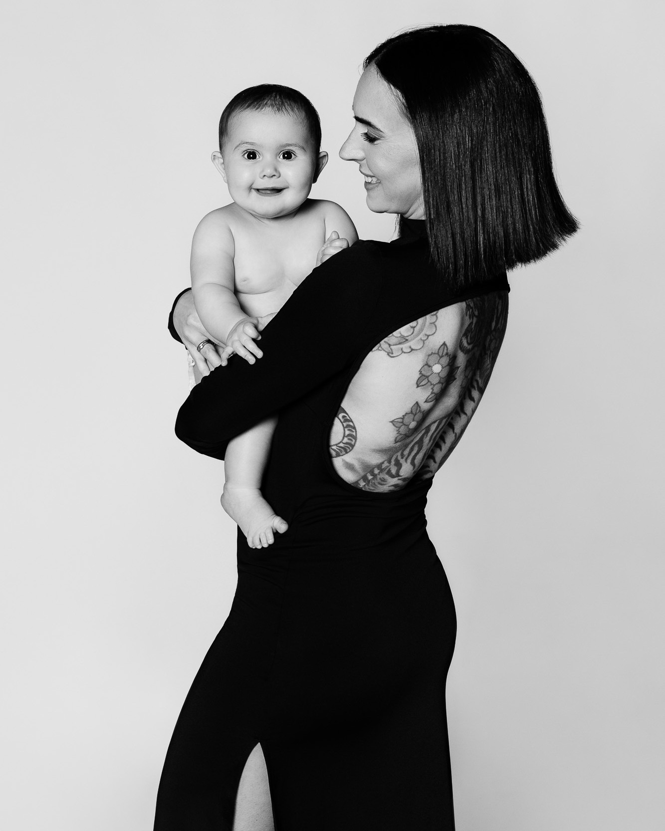 MOTHERHOOD & FAMILY SESSION
.
Un servizio fotografico di maternità che cattura la bellezza, l’eleganza, la naturalezza e l’amore tra mamma e figli. È un’esperienza visiva che unisce modernità e timelessness.
Raccontaci i tuoi desideri e idee, e personalizziamo insieme la tua esperienza fotografica di ritratto...Non vediamo l'ora di conoscerti!🤍
.
.
www.melaniamaffucciphotographer.com
.
.
MUA @chiarabernardelli_makeup
.
#melaniamaffucciphotographer #maternity #maternityphotoshoot #maternitystyle #maternityshoot #maternityfashion #maternitysession #maternityglam #maternityglamour #maternityglamshoot #maternità #motherhoodmoments #motherhood #fotografofamiglia #fotografodifamiglia #fotografofamigliamodena #fotografofamigliabologna #fotografogravidanza #fotografogravidanzamodena #fotografogravidanzabologna #fotografobambini #fotografobambinimodena #fotografobambinibologna #fotografoneonati #fotografoneonatimodena #fotografoneonatibologna #fotografomodena #fotografobologna #fotografomaternità #ritrattomaternità