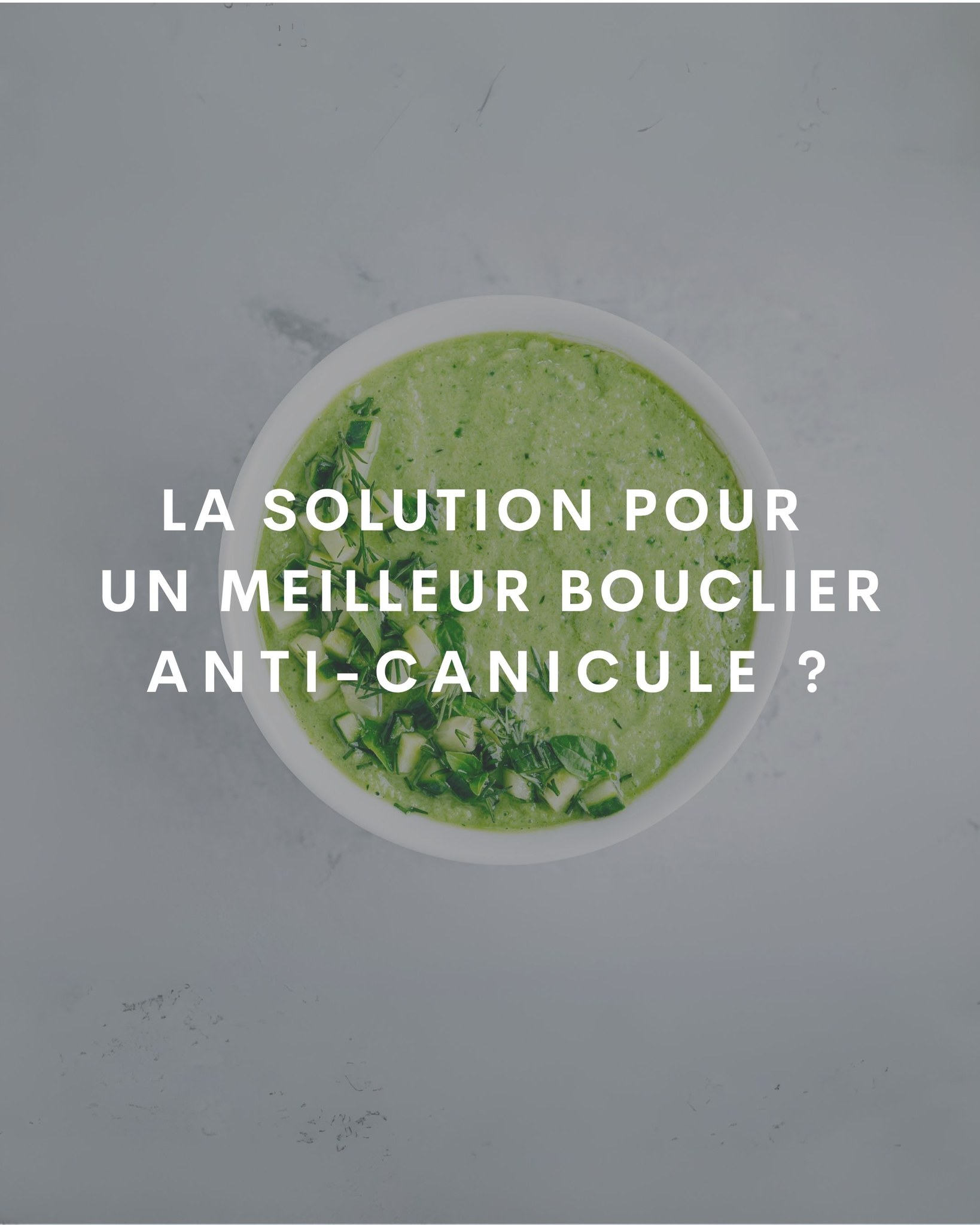 La recette indispensable pour bien s'hydrater cet été : le gaspacho vert.
Un super cocktail hydratant, léger, vitaminé et parfait pour faire le plein d'antioxydants.
✨ riche en vit C, potassium, fibres et chlorophylle : il boostera votre peau, soutiendra aussi votre foie et gardera votre corps au frais
✨ à tester en entrée, en verrine apéro ou en boisson détox
Ingrédients :
• 1 concombre
• 1/2 courgette
• 1/2 poivron vert
• 6 belles feuilles de menthe
Couper le concombre dans le sens de la longueur et oter les pépins à la cuillère. Dans un blender mixer avec la courgette, les morceaux de poivron vert et 3 feuilles de menthe. Si besoin rajouter un peu d'eau pour une version plus liquide.
Assaisonner avec sel, poivre.
Selon les goûts, vous pouvez rajouter quelques morceaux de feta pour plus d'onctuosité ou un filet d'huile d'olive et feuilles de basilic .
Personnaliser avec un soupçon de paprika et quelques feuilles de menthe pour la déco.
Et profitez de cette boisson bienfaisante !
Bel été
Je suis Christel Bellier, fondatrice et dirigeante d’Évoléoz - Contactez-moi au 06 80 25 09 59 - contact@evoleoz.fr - evoleoz.fr
#SantéNaturelle #NutritionBienÊtre #VivreSainement #MangerSain #ÉquilibreAlimentaire #AlimentationConsciente #DétoxNaturelle #RecetteÉté
#FraîcheurEstivale #CaniculeModeSurvie #AstuceCanicule #HealthyFoodFrance #GaspachoTime #RecetteSaine #RecetteFacileEtSaine #SlowLife
#CuisineAntiInflammatoire #ÉtéSerein #osezetresoi #CabinetBienÊtre #RoutineBienÊtre #boulognebillancourt #colombes #lagacilly #évoléoz