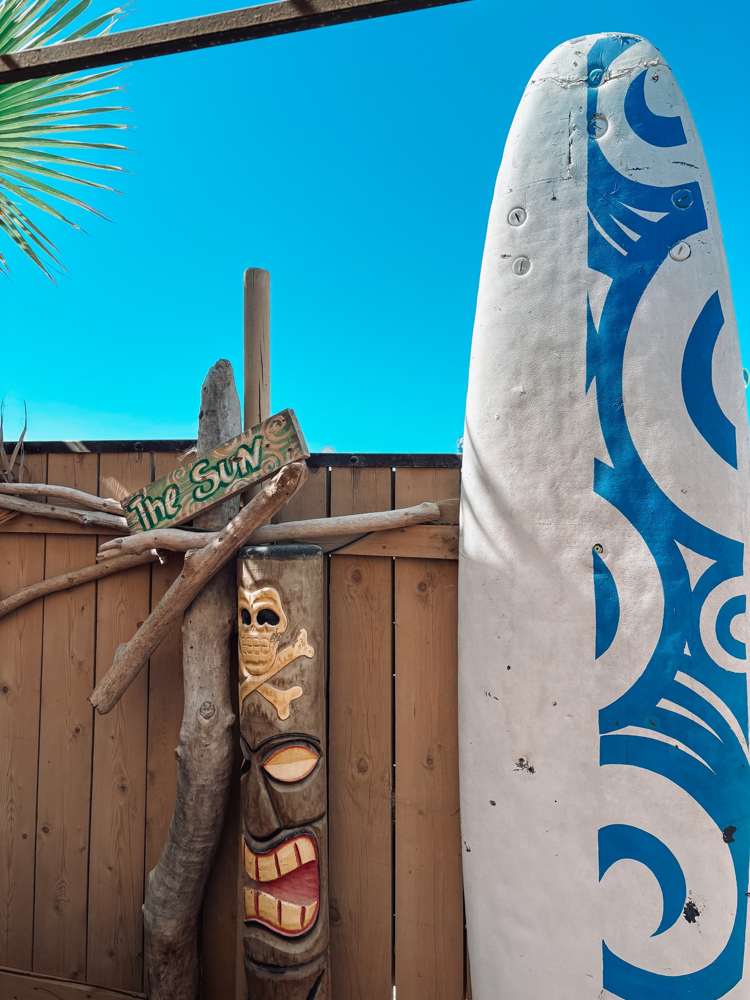 🔥 Le Hawaii, c’est bien plus qu’un lieu… c’est une expérience unique à Argelès-sur-mer ! 🔥
Tu cherches le spot où chaque moment compte ? Où la plage, les cocktails, la bonne musique et les vibes tropicales se mélangent pour te faire vibrer ? Ne cherche plus, c’est ici que ça se passe.
👉 Que tu viennes pour un afterwork chill, un dîner spectacle de folie, ou juste profiter du soleil sur un transat, on t’attend pour faire de tes soirées des souvenirs inoubliables.
💥 N’attends plus ! Réserve ta table maintenant au 07.49.77.57.89 et rejoins la communauté Hawaii : là où l’été ne s’arrête jamais.
#HawaiiExperience #ArgelesSurMerVibes #CocktailAddict #AfterworkArgeles #DinerSpectacle #ChillTropical #PlageMediterranee #SoireeArgeles #VacancesLocal #AmbianceUnique #ArgelesByNight