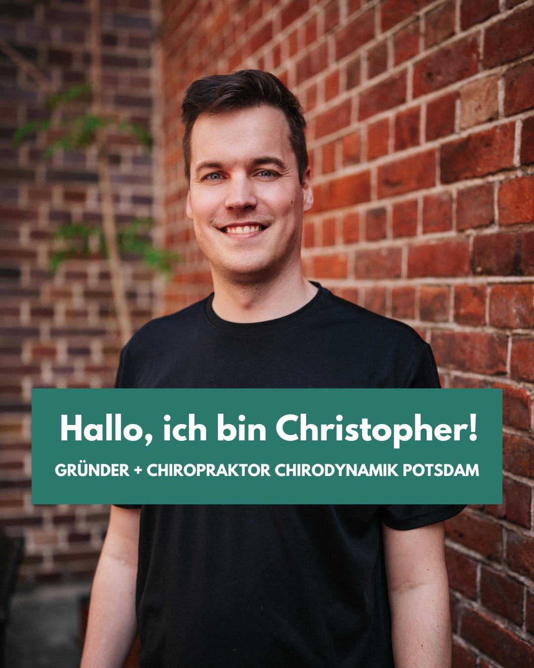 Es ist mal wieder Zeit für einen Vorstellungspost! 😊
Hallo, ich bin Christopher - Gründer der Chirodynamik Potsdam und Chiropraktor.
Seit knapp zwei Jahren helfe ich jetzt schon vielen Patient:innen hier in meiner Praxis auf ihrem Weg raus aus dem Schmerz.
In diesem Post bekommst du einen kleinen Blick hinter die Kulissen: Mein Chiropraktik-Weg, wer ich außerhalb der Praxis bin und ein paar Informationen über meine Praxis!
Danke an alle Patient:innen, die diesen Weg schon mitgehen und immer wieder gerne zu uns in die Praxis kommen. 🙌
Und falls du auch gerade auf der Suche nach Unterstützung für deinen Körper bist: Schön, dass du hier bist!
📍 ChiroDynamik Potsam
📅 Buche deinen Termin über den Link in der Bio oder schreibe uns eine DM!
CHIROPRATIK CHIROPRAKTOR GESUNDHEIT PRAXIS CHIROPRAKTIKER
#Chiropraktik #Schmerzfrei #Gesundheit #Beweglichkeit #chirodynamikpotsdam #wohlbefinden #chiropraktor #chiropraktiker #chiropraktikpraxis #rückenschmerzen #manuelletherapie #chirodynamik