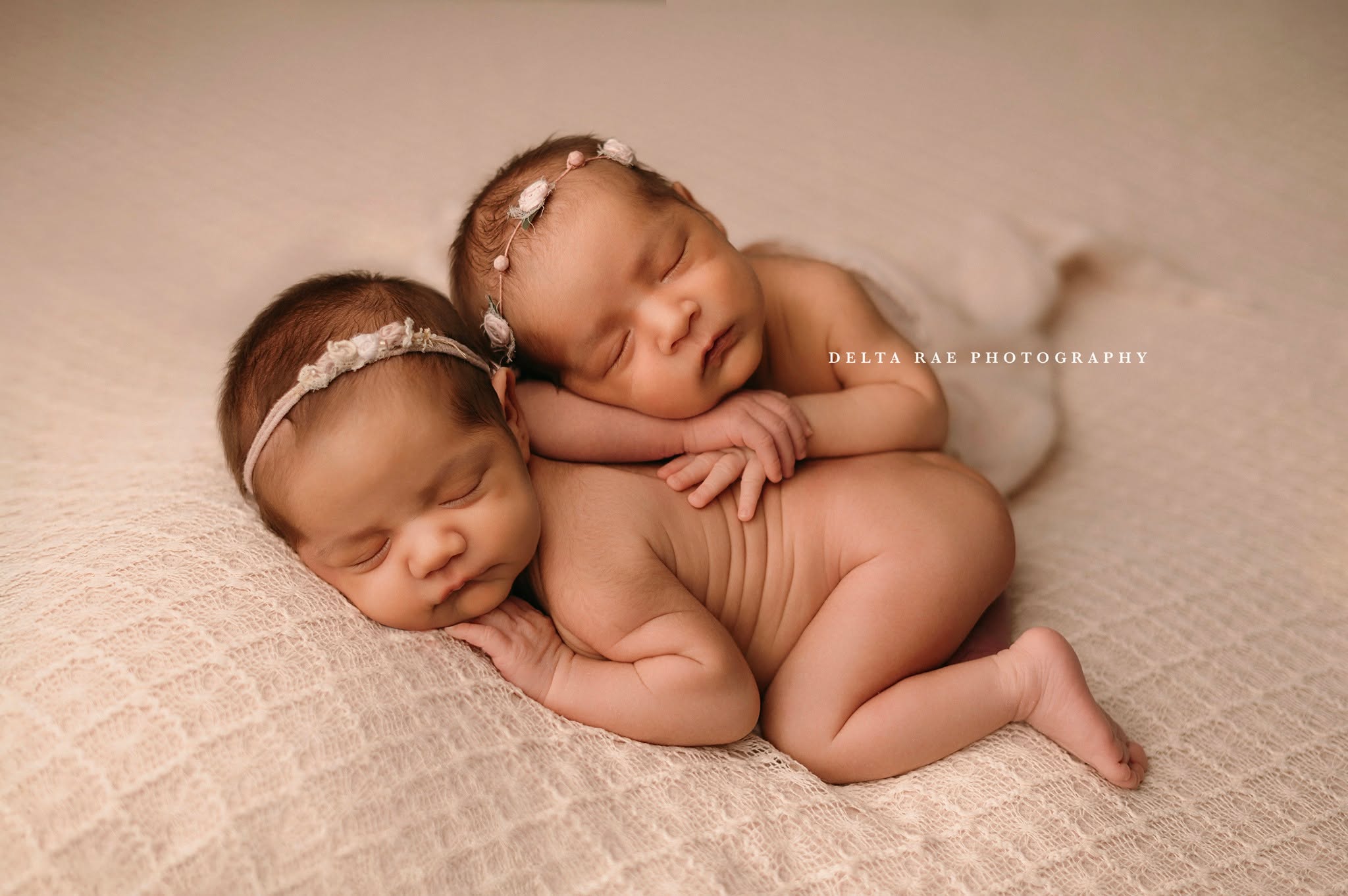 ✨ Double the sweetness, double the love ✨
My very first twin newborn session and these precious baby girls absolutely melted my heart. They were so calm, cuddly, and a dream to photograph. Welcome to the world, little ones 🤍👶🏻👶🏻🤍
www.deltaraephotography.com