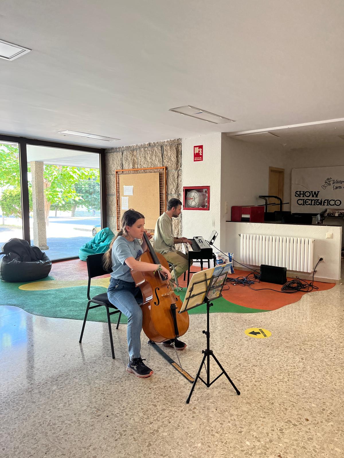 Estupendísimo el taller de Natalie Haas! Disfrutamos y aprendimos un montón! Fue todo un placer. Aquí os dejamos capturas de algunos momentos.
@culturadadeputaciondacoruna @nataliehaas @braisgonzalezpiano @Concello De Nigrán @ceepanxon