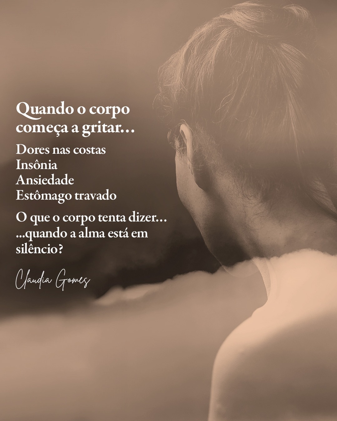Você sente que seu corpo carrega algo que você não entende?
Muitas vezes, o que aparece como dor física tem raízes emocionais — histórias não ditas, traumas herdados, sentimentos silenciados.
✨ A Constelação Familiar é um caminho para escutar esses sinais com mais profundidade.
Às vezes, o sintoma é só um pedido de atenção. Um peso antigo que você carrega sem perceber.
Uma história que ainda vive em você.
Constelar é dar espaço para esse corpo respirar. Com mais leveza, consciência e paz.
Se isso falou com você, comente aqui: meu corpo também fala comigo.
E no link da bio, você pode agendar sua sessão.
Vamos juntas dar voz ao que ainda precisa ser olhado. 💫🤍
#ConstelaçãoComAmor #TerapiaHumanizada #ClaudiaGomes