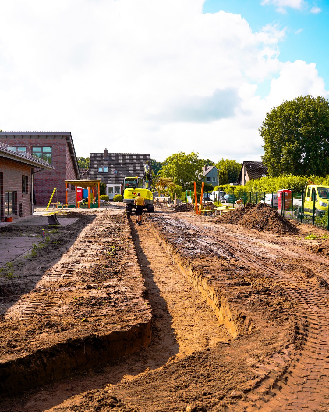 Von der Idee bis zum letzten Pflasterstein, wir kümmern uns um alles! 🌿
Ob Pflasterarbeiten, Terrassenbau, Gartenpflege oder Zaunanlagen, bei uns bekommt ihr das komplette Paket: Projektentwurf, Planung und fachgerechte Ausführung kommen aus einer Hand.
Das heißt für euch: Ein Ansprechpartner, klare Abläufe und volle Verantwortung bei uns! 🤝
Dank unserer langjährigen Erfahrung und umfassenden Leistungen garantieren wir euch nicht nur reibungslose Abläufe, sondern auch beste Qualität, vom ersten Spatenstich bis zum letzten Grashalm.
#saathoff #galabau #planung #landschaftsarbeiten #westerstede