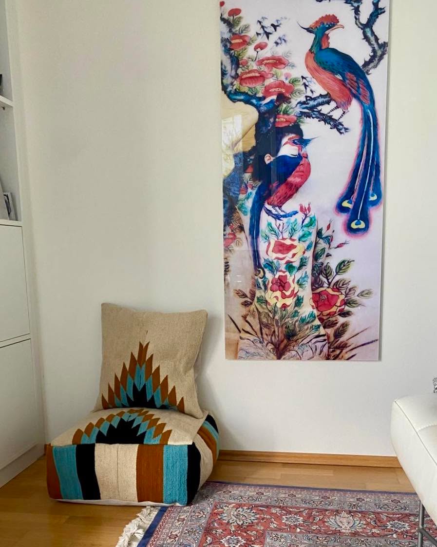 modern):
**„So sieht’s aus, wenn eine Farbvision Wirklichkeit wird 🔥
Das Bodenkissen hab ich für eine Kundin gemacht, die ganz klare Vorstellungen hatte: warm, erdig, mit einem Kick Türkis. Jetzt steht’s in dieser mega Ecke – und ich muss sagen: vibes on point.
Custom made, handgewebt, mit ganz viel Gefühl ✨
Farben im Kopf? Schreib mir.“**
#customvibes #interiorlove #textilecrush