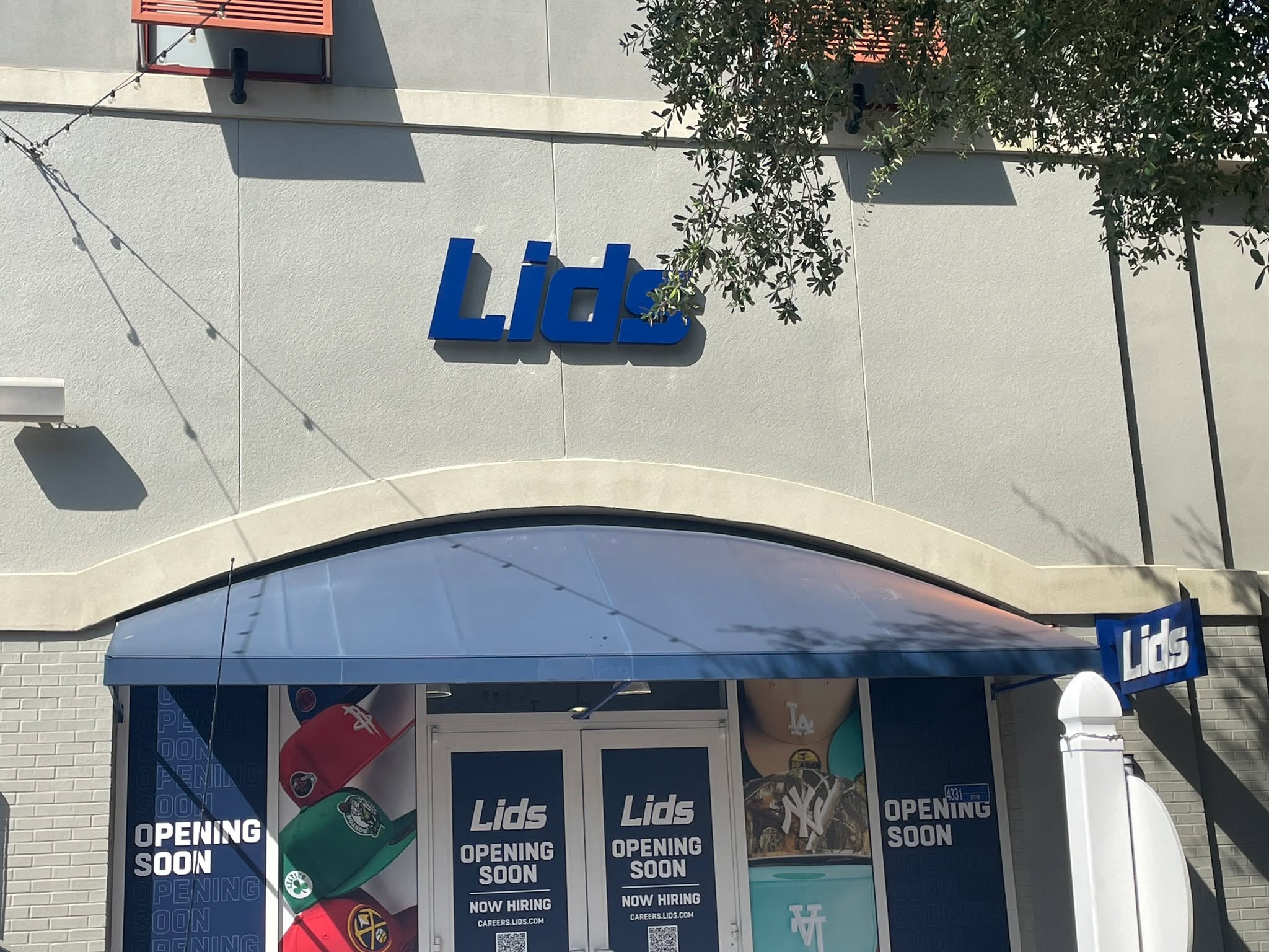 Lids Locker Room
4331 Legendary Drive D-116.
Destin, FL 32541
Custom LED channel letters install on front wall and Install Blade Sign
Thanks to our awesome team for knocking out another custom channel letter set
If you would like a custom sign, please give us a call or text or email and our awesome team can definitely take care of you
( text ) or ( call ) 850.398.1712
TEAM850signs@gmail.com
#850signs #LidsLockerRoom #LEDChannelLetters #SignInstallation
#SignService #destincommons #destinflorida #signage #customsigns #businesssigns #signdesign #branding #outdoorsigns #interiorsigns #exteriorsignage #signageexperts #professionalsigns #signinstallation #signcompany #businessbranding #clearsigns #trustedsigns #customsignage #signsolutions #qualitysign