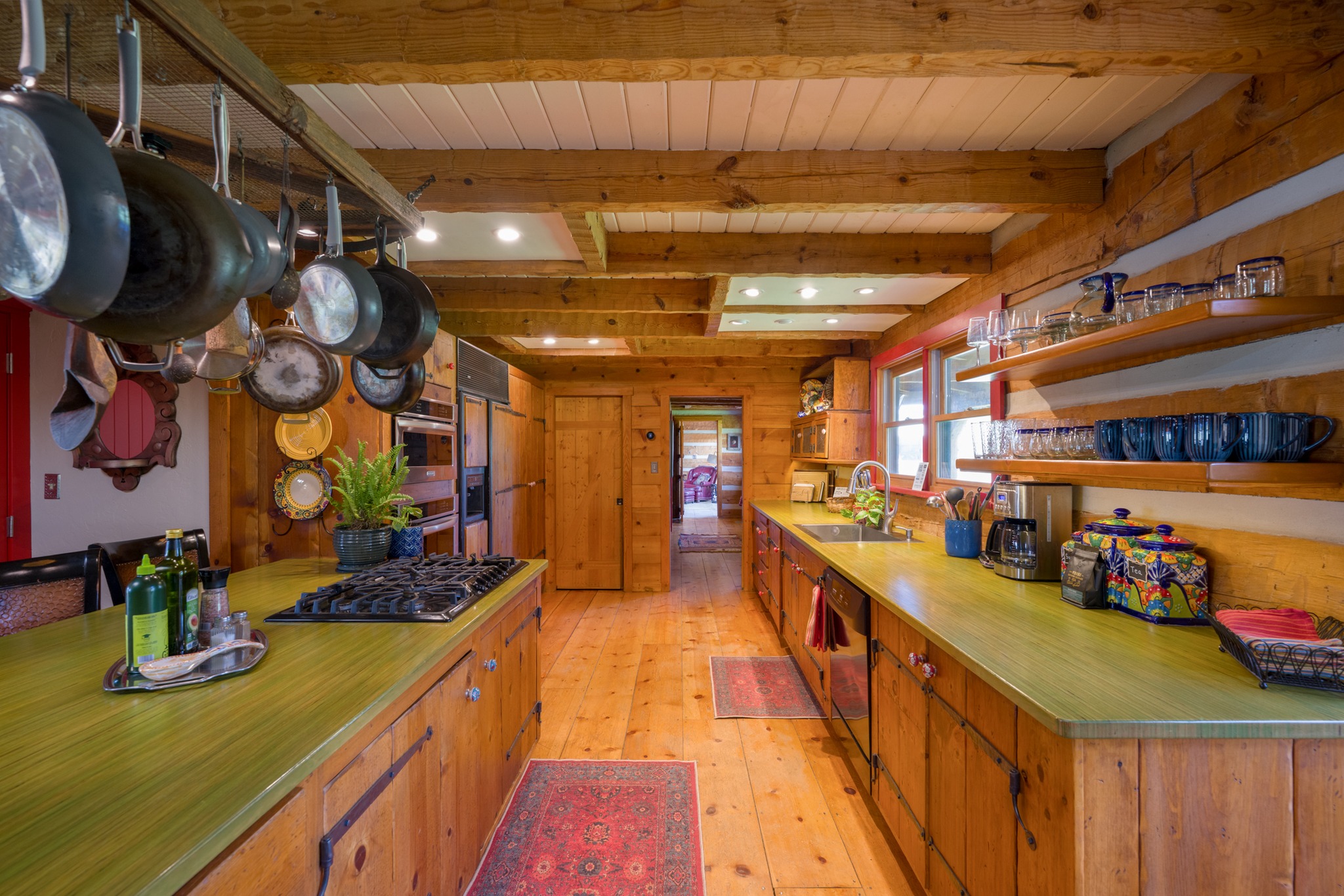Cabin walls, warm wood, and counter space for the whole family—this is where stories are told and memories are made.
.
.
#cabinvibes #vacation #vacationmemories #digitalmarketingtips #production #marketingmaterial #marketing #colorado #durango #logcabin #kitchen #joncahillphoto