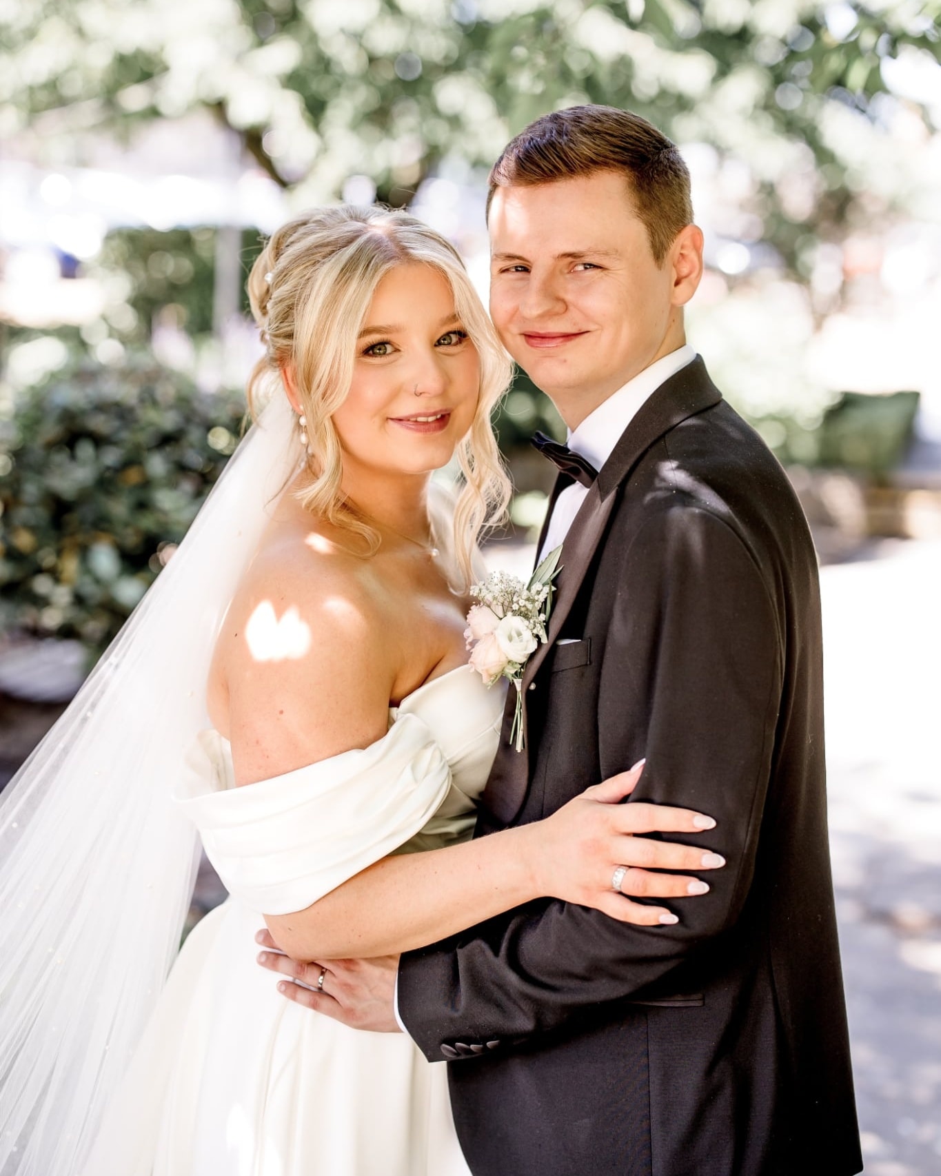 With thanks to the beautiful Lydia for allowing me to share these beautiful photos taken by the very talented @emmarayephoto Stunning 💞
#2025bride #bridesmaidalterations #2025bridetobe #alterations #clothingalterations #bridetobe #weddingseason #brides #burton #derbyshire #bridesmaids #bride #swadlincote #dressmaker #bridalseamstress #swadlincoteweddings #weddingdress #weddings #bridalalterations #sewing