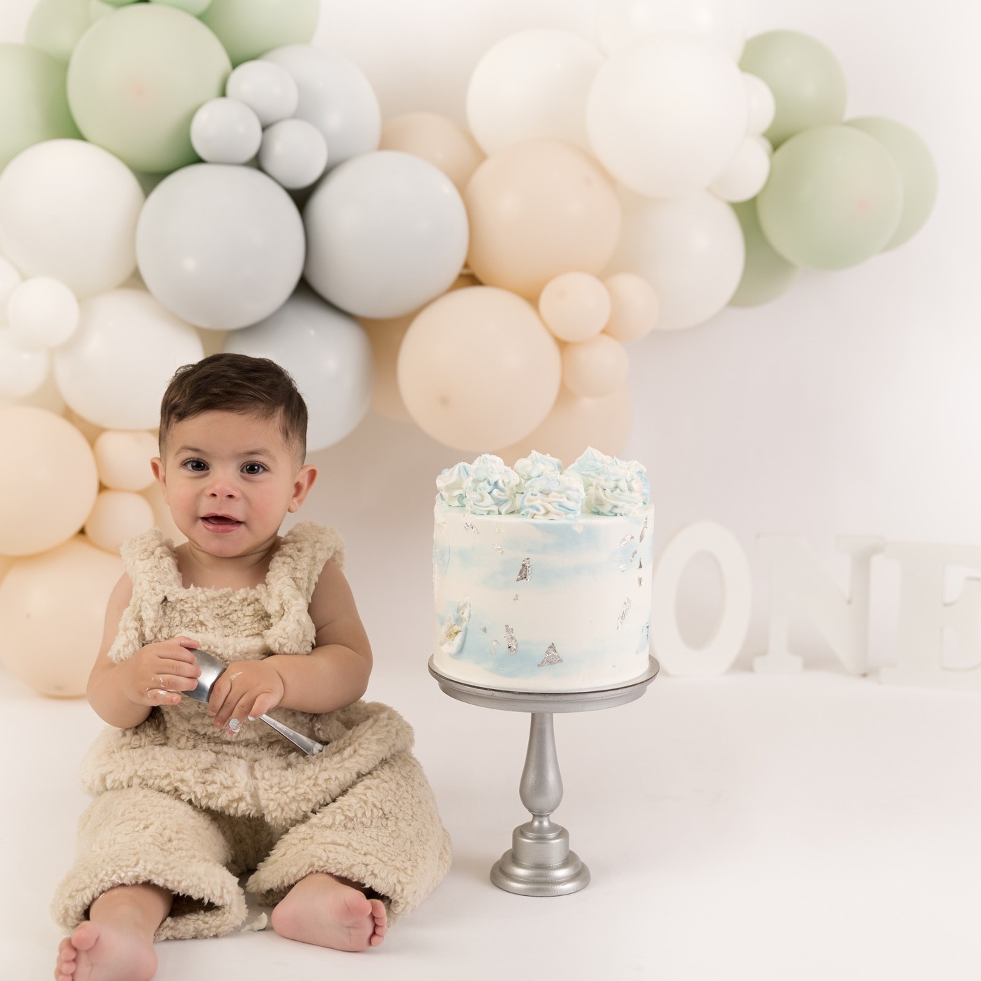 Sydney cake smash photography
www.firstmomentsphotography.com.au
✔️Range of Cakes & Decorations Included
✔️High Resolution Images Included
✔️ Option to add on Bubble Bath & Family photographs
If you would like more information or would like to book in your session send us a DM or email at info@firstmomentsphotography.com.au
Studio Located on James Ruse Dr, Granville NSW