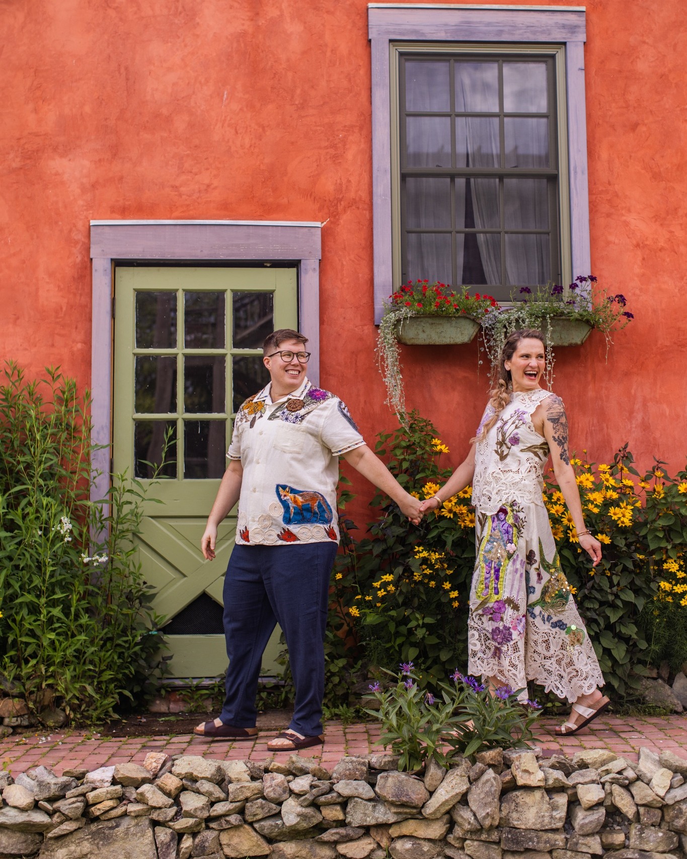 💜 Wear whatever the heck you want on your wedding day. But if it's handmade, bespoke, and, one of a kind, we'll be obsessed.
Textile collage applique's, hand-done details, zoom-meetings, and late-night stitching, J&R truly had two of the best fits I've ever seen. Even rocked Birkenstock. I mean, these outfits deserve more than these 8 slides - but look at ALL OF THEM.
Thank you, @michaelsylvanrobinsonart, for making these works of ART. Now when can Sarah get a custom SBD suit?! 🐝
Venue | @zigbonefarmretreat
Planer & Rentals | @sleepingbeedesigns
Caterer | @canapescateringfrederick
Photographer | @shannoncollinsphoto
Band | @eastcoastsoul
Floral Design | @formandfiredesign
Cake | @sagecakery
Jes's Hair | @jennalaurenhairdesigns
Baklawa | @sarkispastry
Ma’amoul | @shatilabakery
Transportation | @wolfsbus
Welcome Party Pizza | (NO IG) Brother's Pizza
Outdoor Movie | @ultimateoutdoorentertainment
Tableware | @smthingvintage
Tableware and Specialty Rentals | @a_to_z_event_rentals
Invitations | @minted @mintedweddings
Day of Stationary | @sign__hustle @pulptemplatescompany
Rings | @laurenwolfjewelry @satomi_kawakita_jewelry @shopesqueleto
Root’s Outfit | @corridor @marinelayer @michaelsylvanrobinsonart
Jes’s Outfit | @ullajohnson @michaelsylvanrobinsonart
Menu Printing | @gcc_printing
#wedding #weddingcoordinator #Frederick #frederickmd #frederickwedding #womanowned #hivetribe #marylandweddings #engaged #weddingplanner #mdwedding #weddingplannerlife #weddingdesign #bespokefashion #textilefashion #queerwedding #weddingfashion