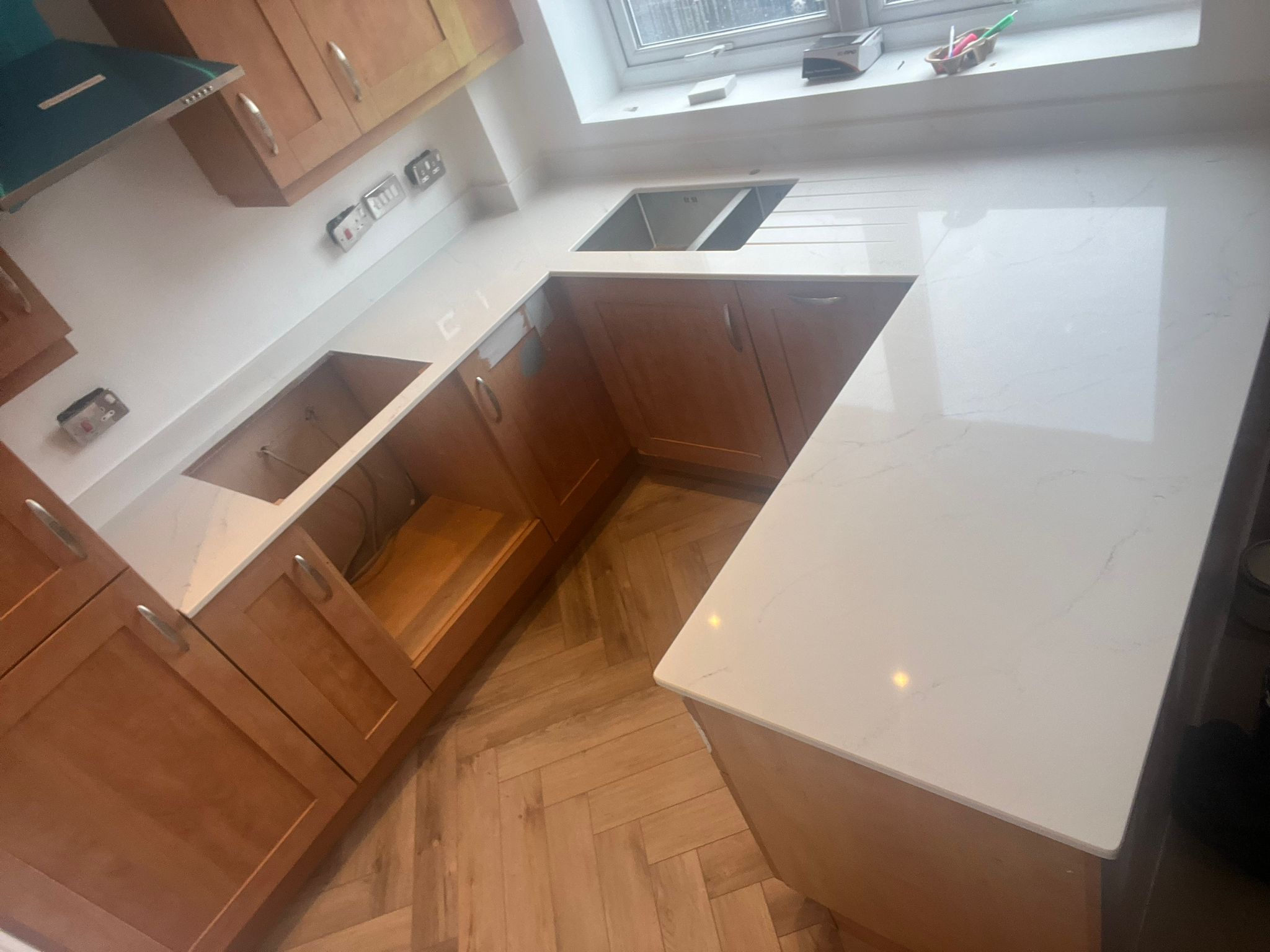 20mm Livigno quartz worktops fitted in Timperley #worktopscheshire #quartzworktop #kitchenworktops