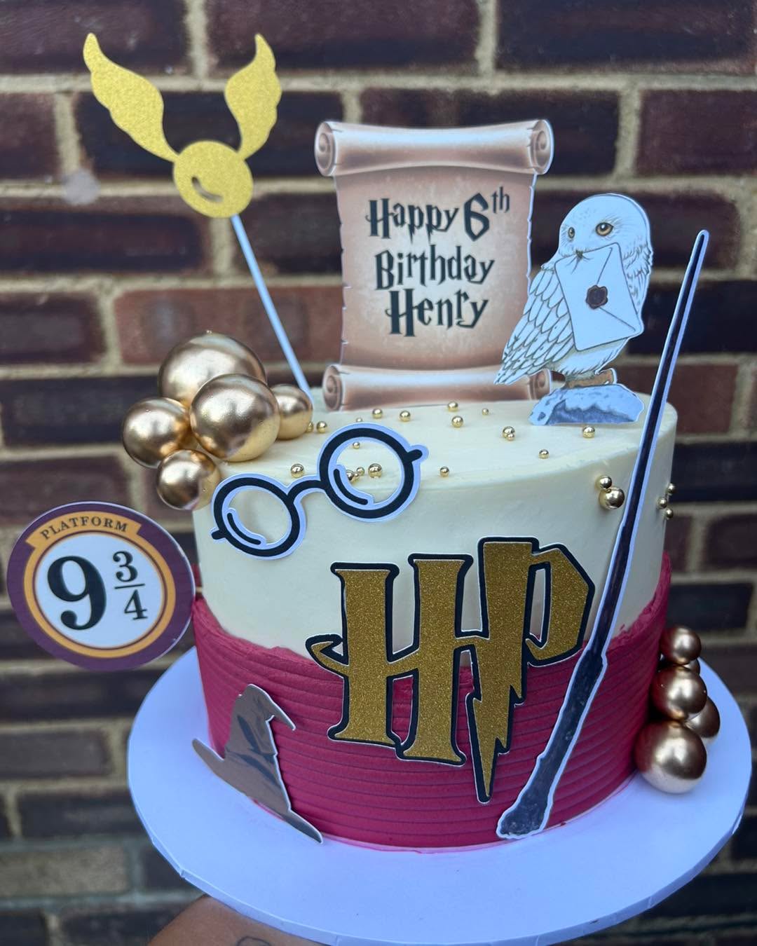 You're a wizard 🧙♀️
#harrypotter #harrypottercake #hermionegranger #hermionegrangercake #gryffindor #gryffindorcake #themedcakes #birthdaycakes #birthdaycake #dripcake #golddripcake #cakesofinstagram #hampshire #southampton #eastleigh #chandlersford #romsey #mariascakesandbakes