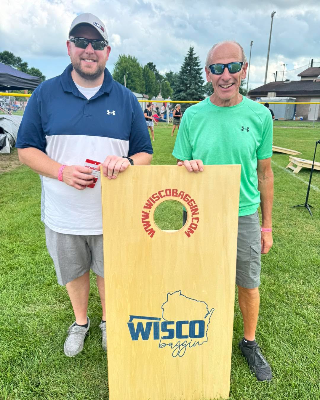 It got wet but we pulled it off! Thank you to everyone who came out and congrats to all the placing teams!! And…a huge shoutout to our sponsors! Great time at Paperfest!