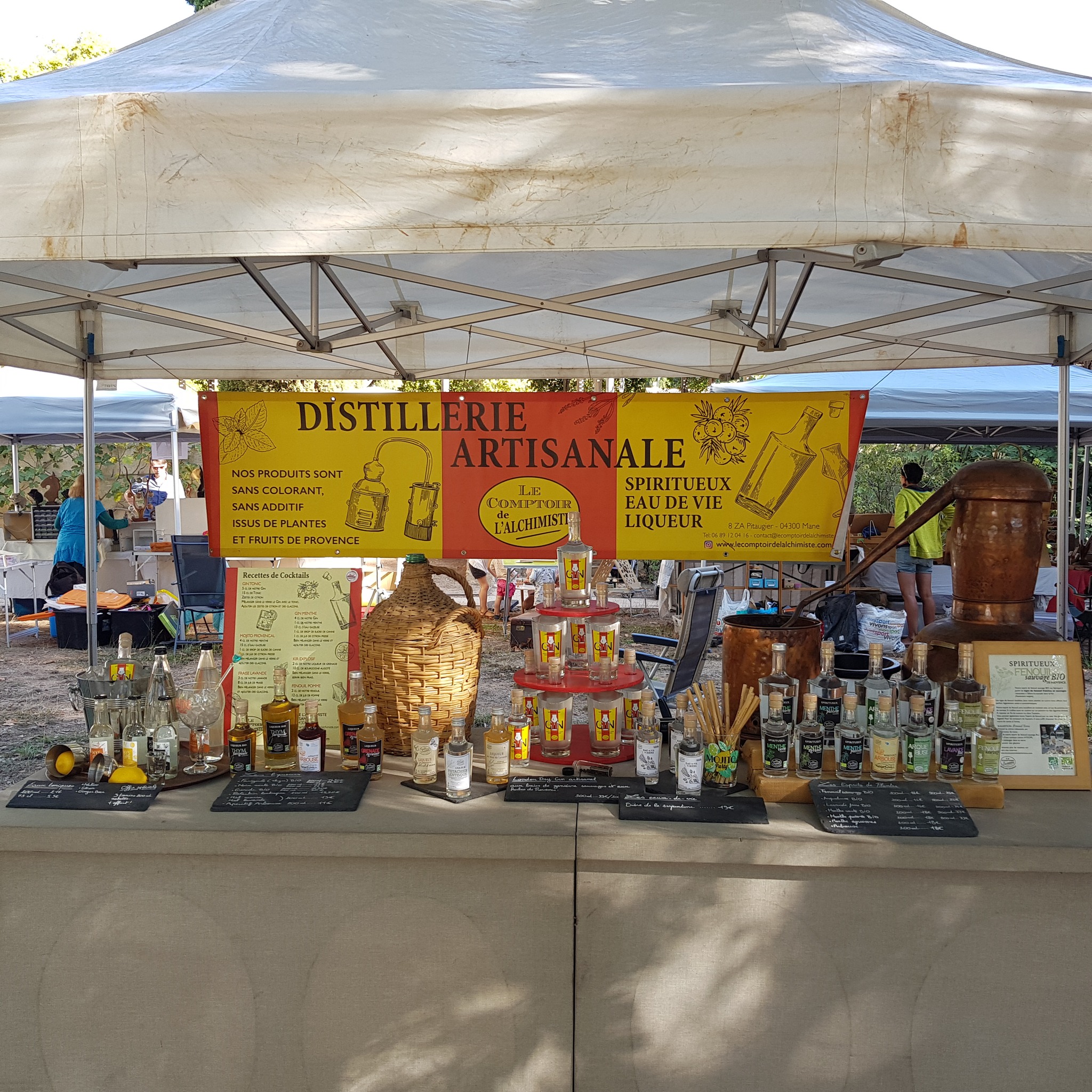 Voilà où nous trouver cette semaine.😉 #lecomptoirdelalchimiste #distillerieartisanale #artisanat #spiritueux #distillerie #liqueur #digestif #marcheartisans
Mardi moustiers St Marie
Mercredi La Palud sur Verdon
Jeudi La Salle les Alpes
Vendredi Nevache
Samedi Vars