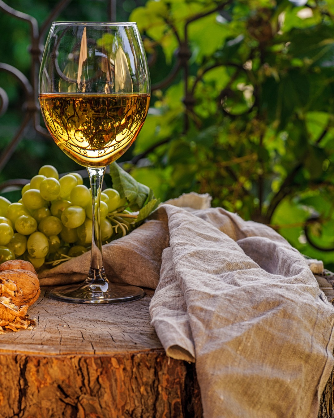 Pro tip: Serve your Georgian amber wine around 12–14°C to best showcase those nutty, dried‑apricot flavours. It’s a match made in heaven with a roast chicken and some grilled vegetables!