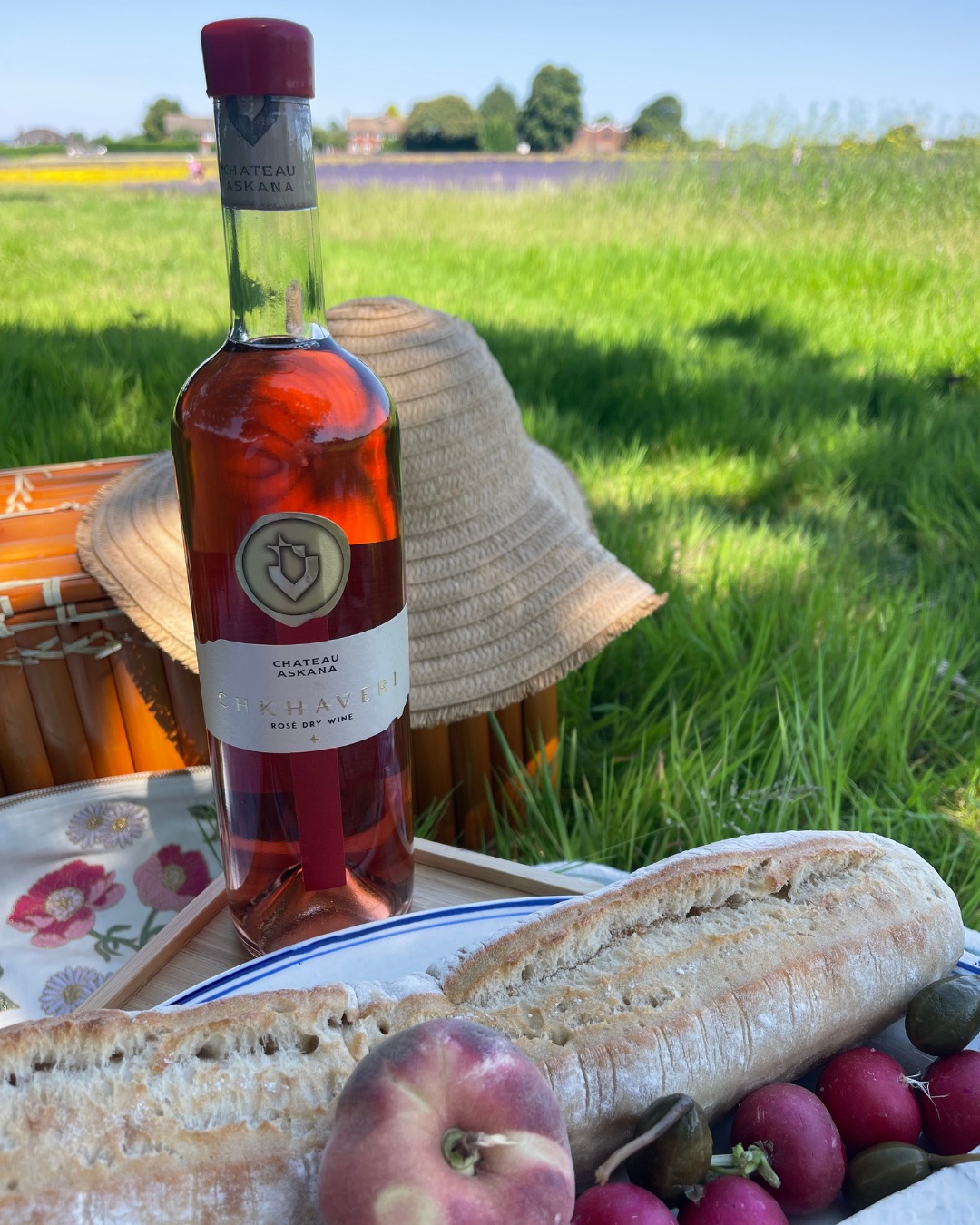 It's rosè season! Come and try our selection of Georgian rosè wines at Winchester market today and pick up your favourite to take home 🍷