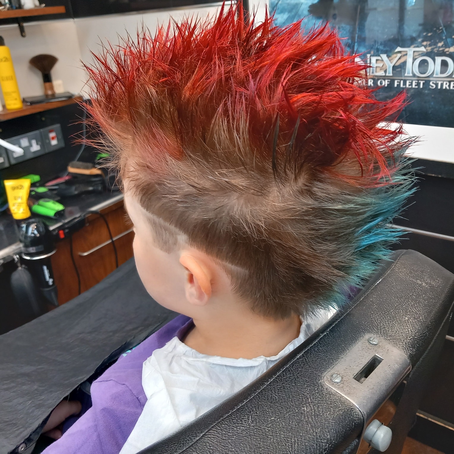 #summerfun with a Manic Panic @manicpanicnyc shoe shine colour using Infra Red and Bad Boy Blue. By Adam