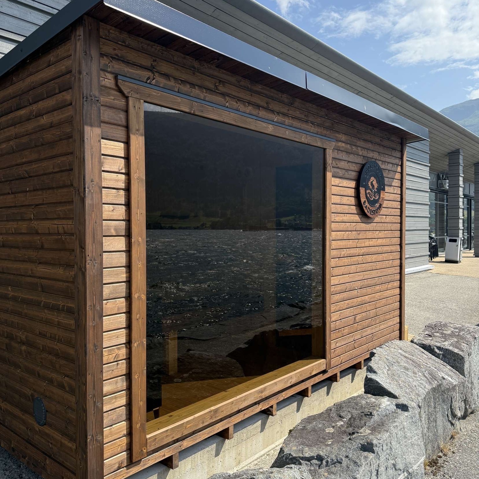 Kun ei veke igjen av opningstilbodet vårt ⏳☀️
Booking kan du ordne her 👇
https://saunabooking.no/book/?c=damms-as&t=light