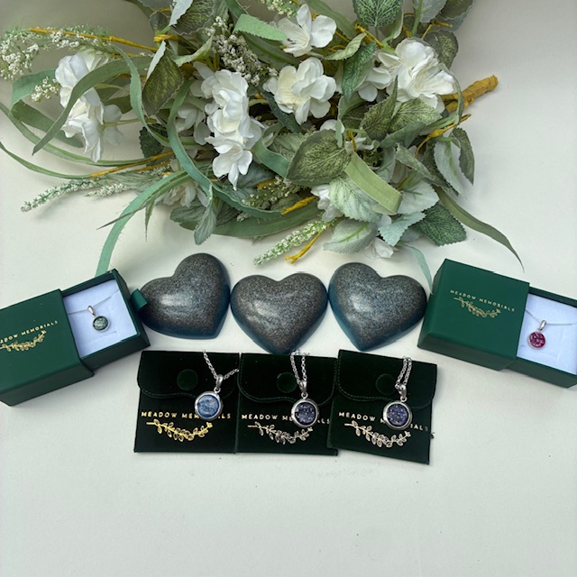 Hi, I am Abby, based in Maynards Green I make beautiful meaningful memorial jewellery using cremation ashes, hair, fur, horsehair, breastmilk, fabric and more. If you would like to have a piece of jewellery made but do not want to have to put your ashes in the post then please consider getting in touch, face to face consultations are always welcomed - choosing the right piece of jewellery to suit your needs is my absolute aim. Drop me a message or pop over to the website to see what is on offer at www.meadowmemorials.co.uk/shop
#memorialjeweller #ashesjewellery #cremationashes #cremains #ashesandhair #lockofhairjewellery #petashes #horsehairjewellery #breastmilkjewellery