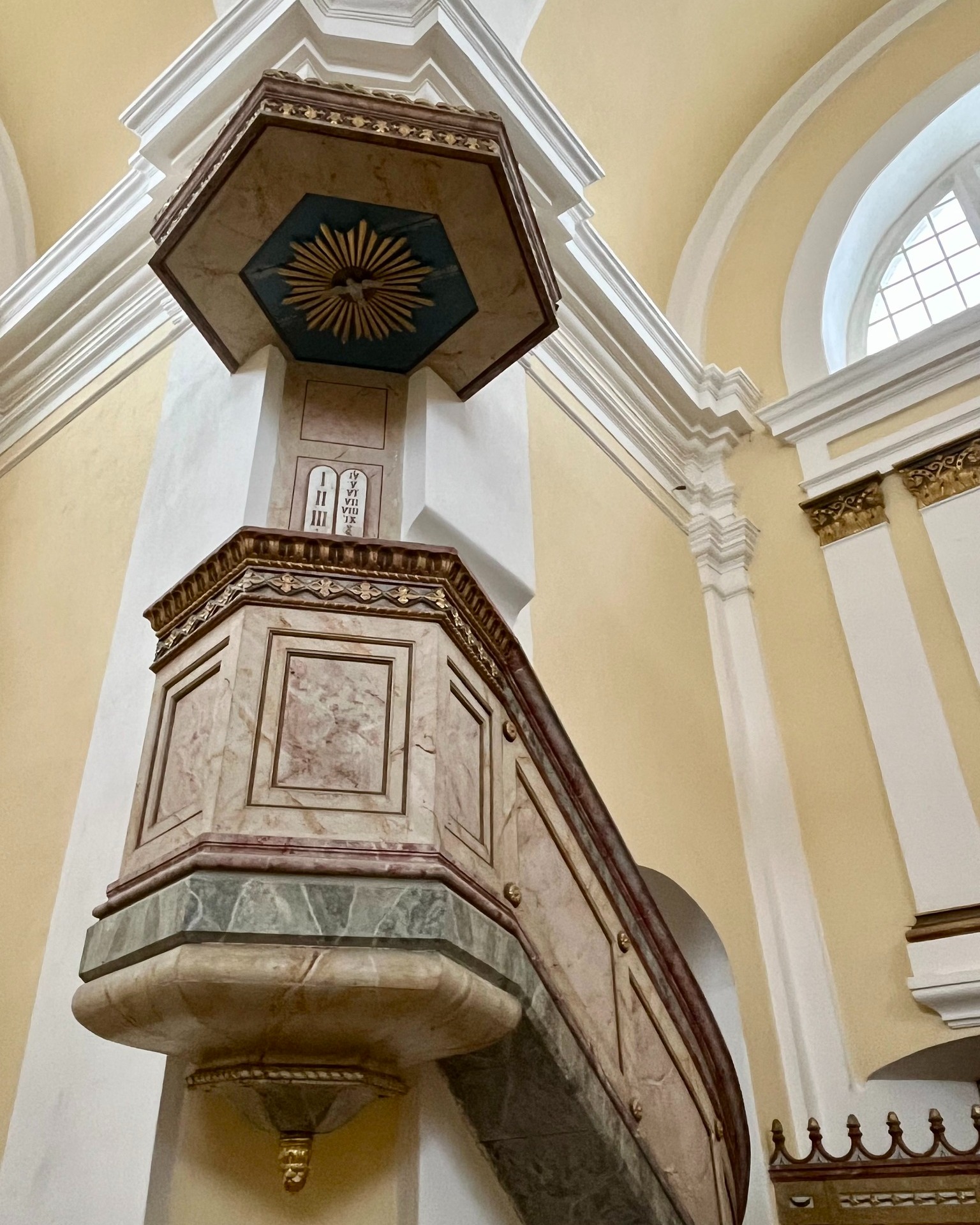 Kaple sv. Šebestiána, kazatelna – (c) Václav Kříž #sebastianus #svsebestian #stsebastian #svatykopecek #heiligerberg #svatykopecekmikulov #mikulov #nikolsburg #kaple #kapelle #kostel #kirche #catholic #katholisch #südmähren #jiznimorava #southmoravia #kanzel #predigtstuhl