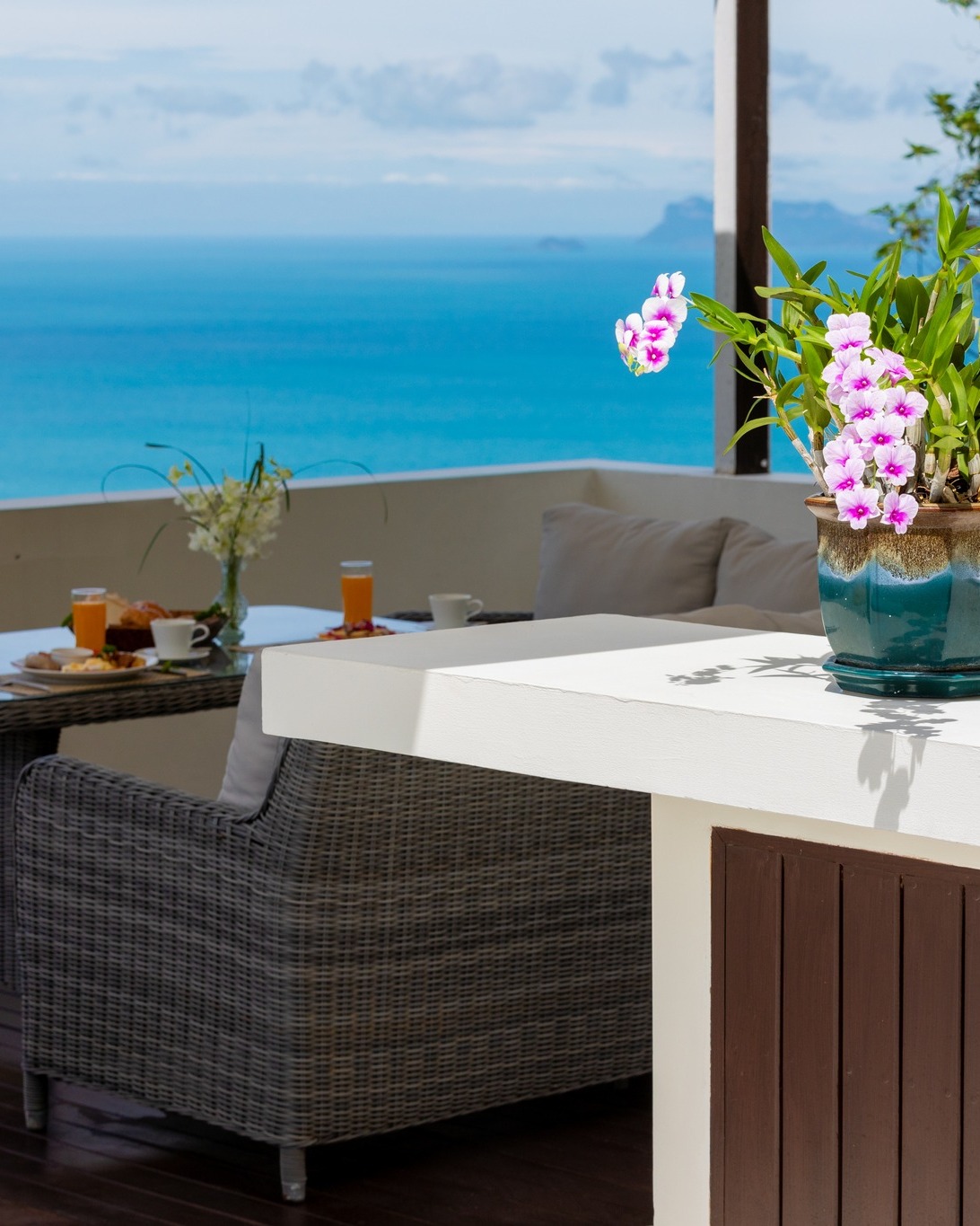 A view that never gets old ✨
Wake up to endless horizons at #LimeSamui, where each morning begins with a complimentary breakfast tailored just for you.
#villasplash #kohsamui #luxuryvilla #thailand #islandliving #kosamui #kohsamuivilla