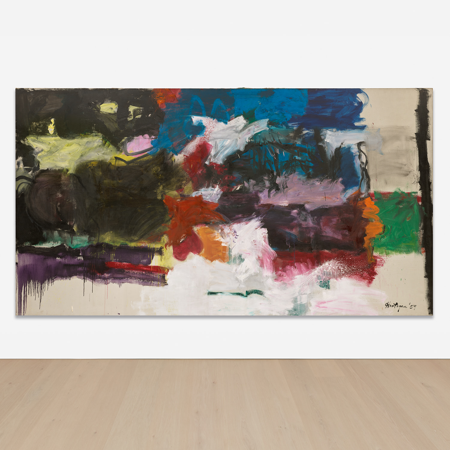 In May 2025, the New York sales took place. In a difficult context for the art market, one work realized an excellent price. At Phillips' Modern and Contemporary Art Evening Sale, âThe Fourthâ (1959) realized a hammer price of $1.17 million (its estimate was $600,000 - $800,000), a record for the still too little-known artist Grace Hartigan.
Born in 1922, she was an Abstract Expressionist painter (often classified in the second generation), and an important member of the New York School. After painting pure abstractions in her early years, Grace Hartigan began to incorporate figurative elements into her canvases in the early '50s. Like de Kooning, she rejected the theoretical division between figuration and abstraction. She also drew inspiration from Kooning's devotion to art history (particularly the Old Masters), and Pollock's gesturality, to insert recognizable images into her dense networks of abstract forms.
As such, we sometimes discern everyday objects and people from popular culture, foreshadowing for some pop artâto which she was opposed, although she was even included in the âHand-Painted Popâ exhibition at the Whitney Museum in 1993. Like de Kooning, her paintings emphasize surface projection rather than spatial depth. Her aim is to make paint âvibrateâ, an effect achieved through this calculated tension.
Her contrasting canvases, with their sharp brushstrokes and vivid colors, enabled her to make her solo debut at New York's Tibor de Nagy gallery in 1951, but also led to a temporary break with the Abstract Expressionists. Indeed, Hartigan was not a painter to follow blindly any form of artistic dogma. As her lover for part of the 1950s, the art critic Harold Rosenberg, once put it: âthe enemy of art is conformity, not just to the values of a totalitarian state or to a society of mass consumption, but to oneâs own established style.â Grace Hartiganâs career holds up to that standard: she never conceded to putting her own art into a box.
@phillipsauction #gracehartigan #contemporaryart #art