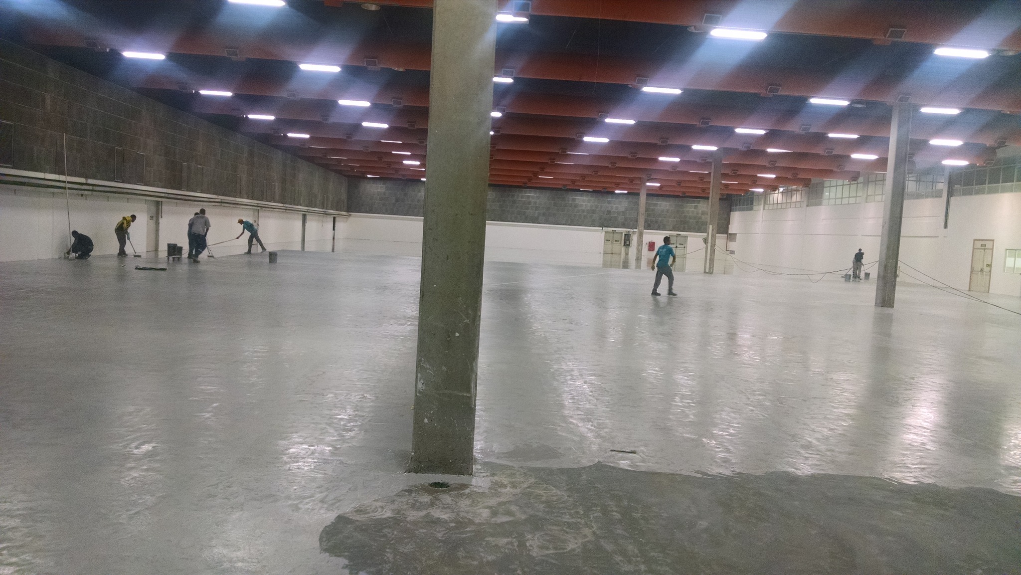 🔍 Conheça os principais tipos de resina usados na construção civil e nas tintas industriais! Cada uma tem sua fórmula, sua química e sua aplicação ideal 👷♂️⚗️
✅ Epóxi: resistência e acabamento impecável
✅ PU (Poliuretano): flexível, ideal para pisos de alto impacto
✅ Estireno: cura rápida e bom custo-benefício
✅ Metacrilato (MMA): cura em minutos, até no frio!
✅ E mais: acrílica, fenólica, siloxânica...
Na ABC Epóxi você encontra a resina certa para o seu projeto, com orientação técnica e qualidade garantida!
#ConstruçãoCivil #PisoEpoxi #ResinaPU #ObraInteligente #ResinaEpoxi #Metacrilato #TintasIndustriais #Impermeabilização #ArquiteturaIndustrial #InovaçãoNaObra #ABCepoxi