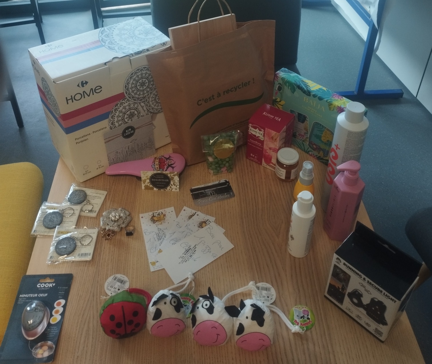 Ce soir à 17 h,retrouvez-nous en direct sur Facebook pour la petite tombola des ados!
Soyez au rendez-vous!