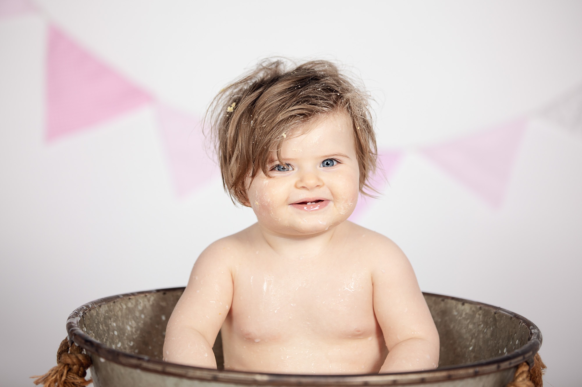 SMASH CAKE SESSION & MILK BATH so funny so cute😍
.
.
.
www.melaniamaffucciphotographer.com
.
.
.
.
#melaniamaffucciphotographer #smashcake #smashcakesession #smashcakephotoshoot #smashcakephotography #smashcakephotographer #smashcakeparty #primocompleanno #serviziofotograficoprimocompleanno #serviziofotograficosmashcake #fotografomodena #fotografobologna #fotografobambini #fotografobambinimodena #fotografobambinibologna #fotografofamiglia #fotografofamigliamodena #fotografodifamiglia #servizifotograficibambini #serviziofotograficobambini #sittersession #sittersessions #sittersessionphotography #sitterphotography #mammemodena #milkbathsession #milkbathcake #milkbathbaby #familyportrait #familyportraitphotography