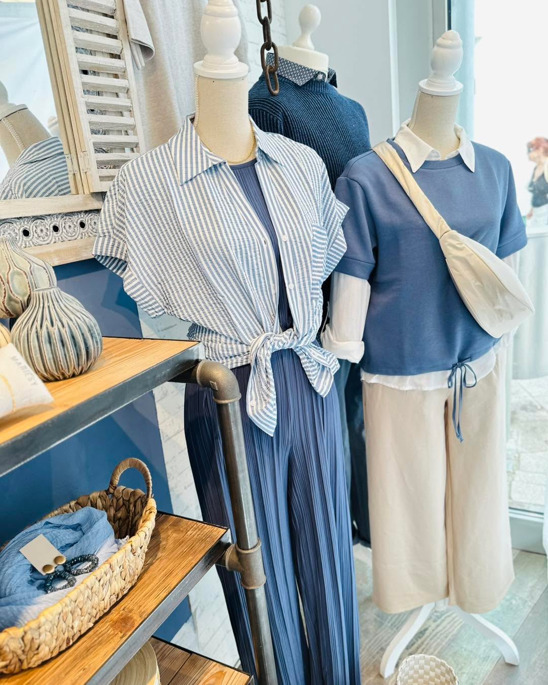 Mach mal wieder BLAU ⦠š
Unsere Ćffnungszeiten:
Montag-Freitag 9 - 18 Uhr
Samstag 9 - 17 Uhr
@cubes_baden
ā
Hier findet ihr uns:
CUBEāS M2 Rathausgasse 8, 2500 Baden
CUBEāS M³ Rathausgasse 12, 2500 Baden