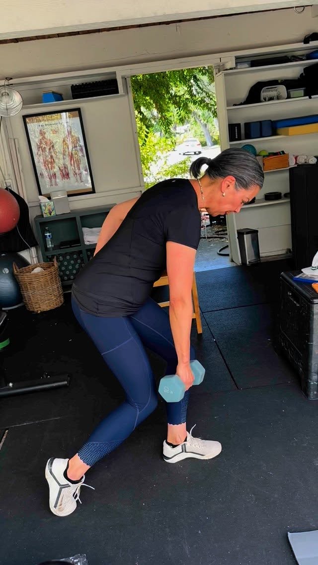 Bits from this afternoon’s semi private session. Solly and Troy each have different workouts.
1. Kickstand bent knee hinge
2. Diagonal lifts with ViPR Pro
3. Kabuki Transformer Bar goblet squats
4. Visual ocular reflex (VOR) drill
5. Single leg toe touch to validate VOR drill
6. Windshield wiper upper extremity control
#strength #fitness #squats #balance #mobility #core