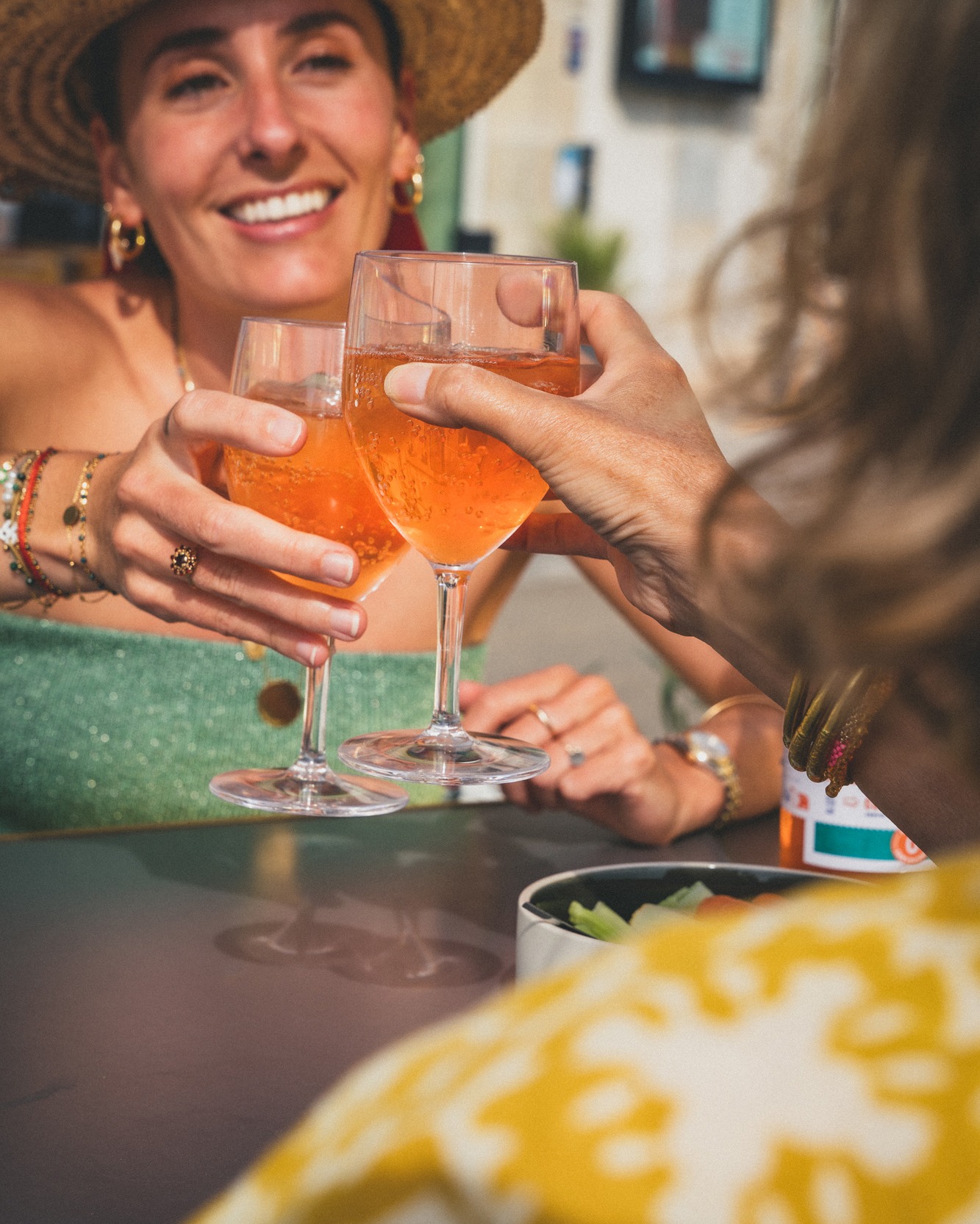 Né au Pays basque, le spritz LOREAK fait fleurir vos apéritifs. 🌺
L'abus d'alcool est dangereux pour la santé. A consommer avec modération.