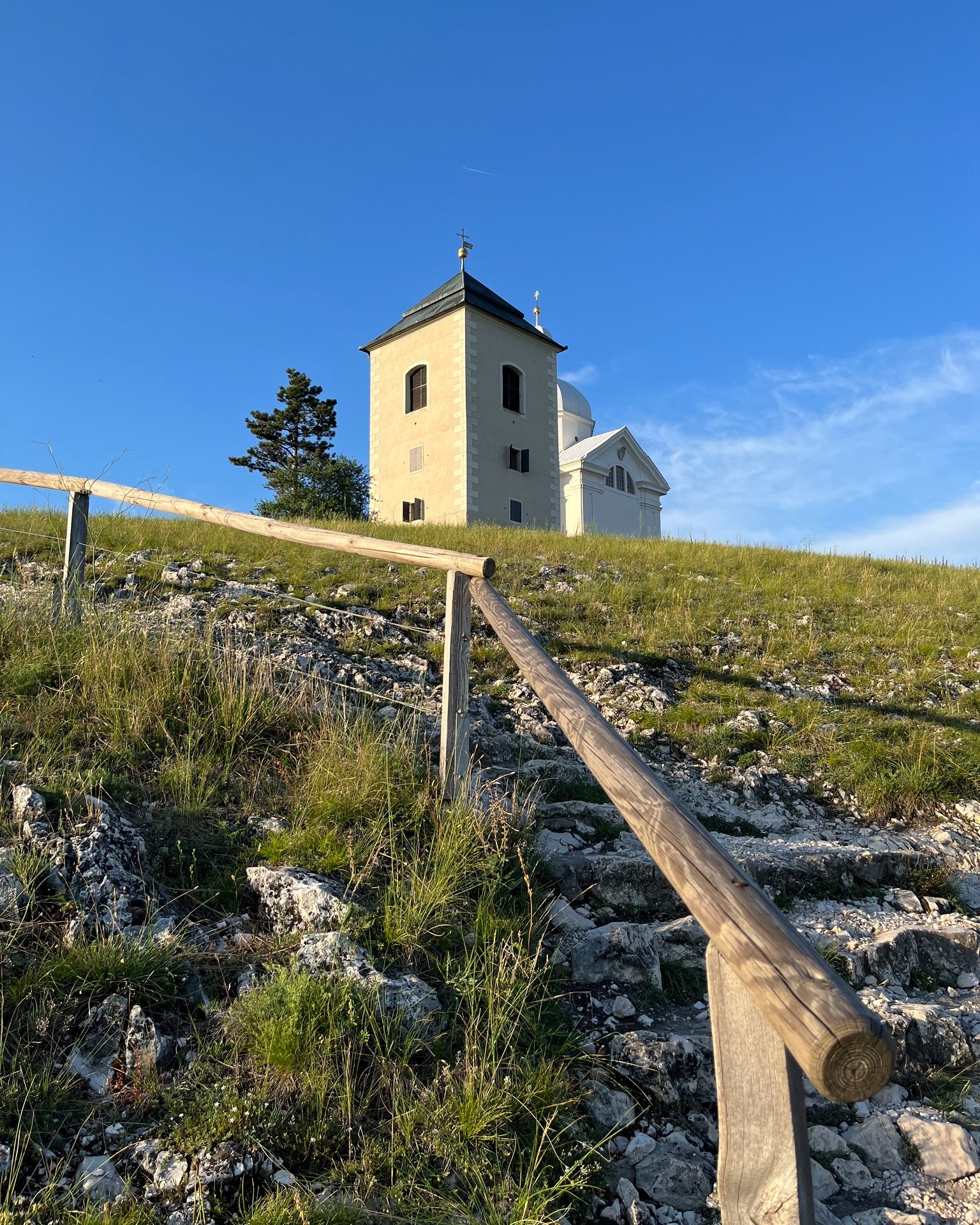 #sebastianus #svatykopecek #svatykopecekmikulov #sebastian #stsebastian #mikulov #nikolsburg #heiligerberg #morava #jiznimorava #südmähren #mähren #southmoravia #moravia #kaplesvsebestiana #kapelle #kirche #dietrichstein #vondietrichstein #sky #summer #sommer #leto @mestomikulov @southmoravia