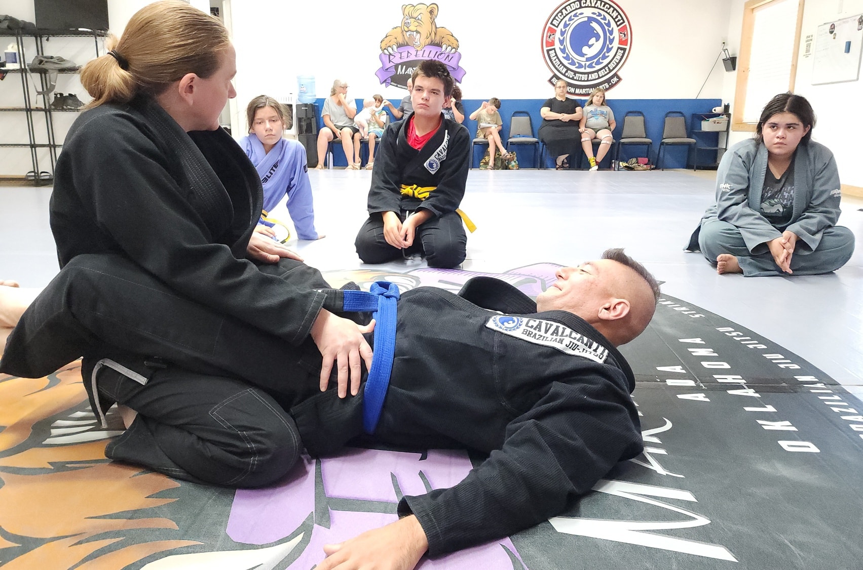 Start your week off the right way with Sunday BJJ at our Ada (Byng) location today!
Here is our Ada (Byng) location's Sunday training schedule:
Kids BJJ (5-13) 4:00-4:45pm
Kids BJJ (5-13) 5:00-5:45pm
Adults BJJ (13+) 6:00-7:00pm
See you on the mats!
#JoinTheRebellion #RebellionMAOK #CavalcantiBJJ #RCABJJ #SOC #ada #duncan #oklahoma #jiujitsu #grappling #groundfighter #jiujitsufamily #keeplearning #levelup #keepgrowingkeepgoing #jiujitsulifestyle #SonsOfCavalcanti #bjj #brazilianjiujitsu #martialarts #training #selfdefense #striking #blackbeltisjustthebeginning #NOTHINGMOREIMPORTANTTHANJIUJITSU
@ricardocavalcantibjj @ricardocavalcantiacademy
Cavalcanti Jiu Jitsu International Association Ricardo Cavalcanti Academy - Brazilian Jiu Jitsu Ricardo Cavalcanti
