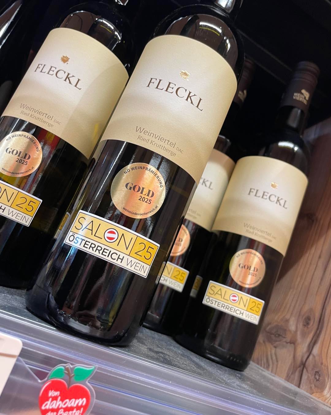 Unser Weinviertel DAC Ried Kruttberge zählt zu den besten Weinen Österreichs – prämiert im SALON 2025! 🏆
Jetzt neu bei INTERSPAR Gänserndorf in der Regional-Abteilung erhältlich.
Greif zu und schmeck den Unterschied!
#WeinviertelDAC #SALON2025 #IntersparRegional #AusgezeichneterWein #weingutfleckl #weingenuss