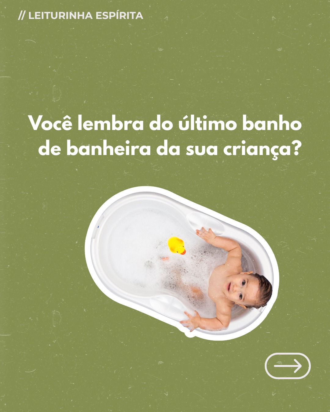 ___Era um sábado à tarde, do mês de abril. Chovia. Foi bem ali, sentada em cima da tampa do vaso do banheiro do meu quarto, que me dei conta…
“Como é possível perder momentos?”
___Essa pergunta me atravessou como um raio, enquanto um bebê banguelinha sorria dentro da banheira. 🛁👶🏻
___E foi então que percebi: eu não lembrava dos últimos banhos de banheira das minhas filhas mais velhas.
___Não me lembrava da água respingando, nem das mãozinhas molhadas, nem dos sorrisos.
Simplesmente... não lembrava.
___Mas o que fazer quando a saudade vem de algo que a gente nem percebeu que estava vivendo?
💧 Escrevi sobre isso na nova crônica do blog: A banheira.
___É uma carta aberta a todas as mães e pais que, como eu, vivem intensamente… mas nem sempre registram os últimos momentos.
___Para ler a crônica completa, é só acessar o link na nossa bio @leiturinhaespirita ou acessar leiturinhaespirita.com.br/blog
🤗🫂Espero que esse texto te abrace como me abraçou quando escrevi.
Um fraterno abraço!
Chris Lacerda