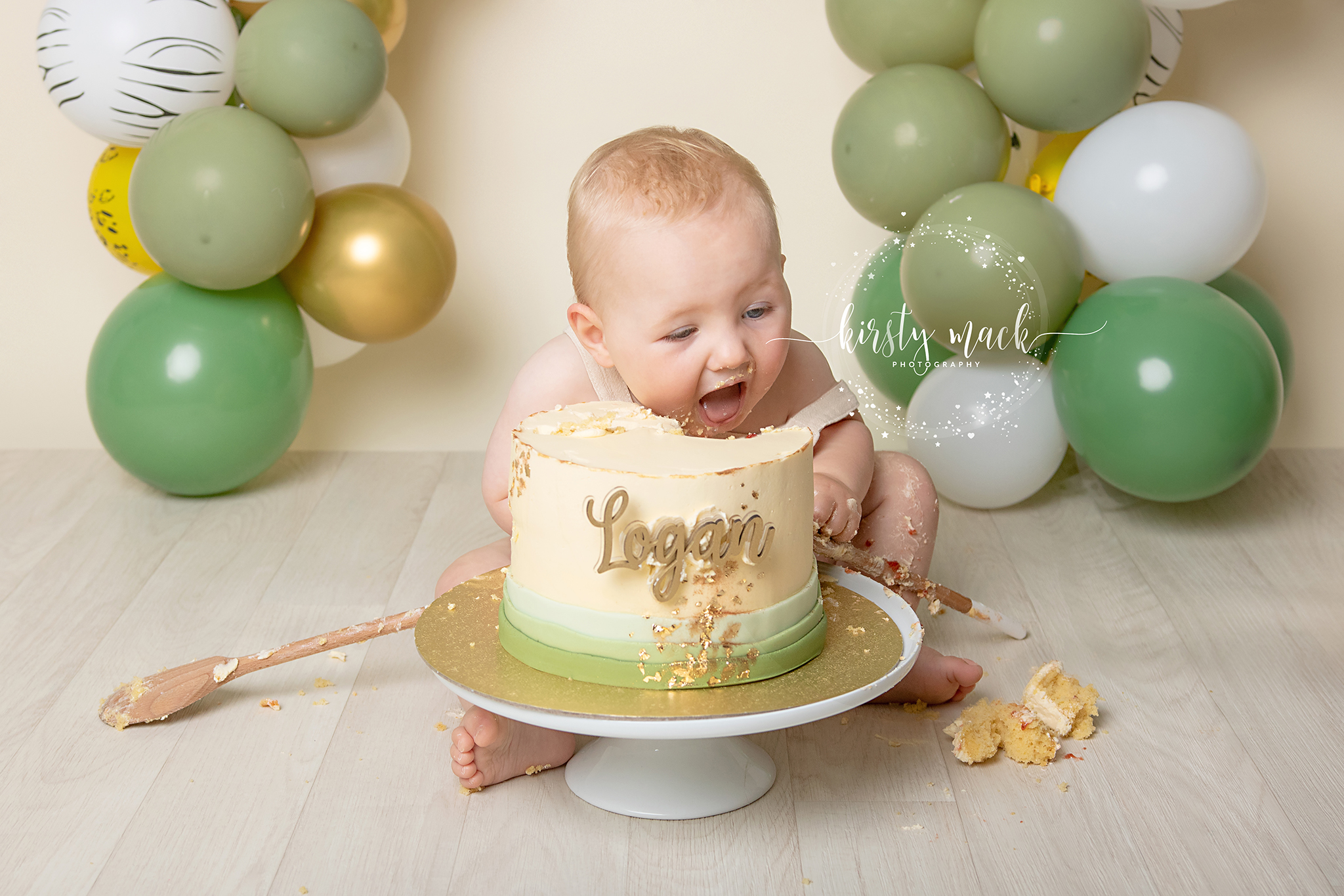 Yes Logan! Eat the cake! Make the biggest splashes ever - you are only one once!!! x
www.kirstymackphotography.com
#wirralbabyphotoshoot
#cake
#wirralmumsanddads
#cakesmash
#cakesmashandsplash
#wirralcakesmash
#wirralcakesmashphotography
#wirralcakesmashphotographer
#firstbirthday
#wirralparty
#wirralbabygroups
#babyboy
#babygirl
#wirralbusiness
#wirralfamilies
#wirralbaby
#babiesofinstagram
#wirralmum
#wirralmums
#wirralbaby
#wirralbabygroup
#kirstymackphotography
#firstbirthday
#firstbirthdayshootwirral