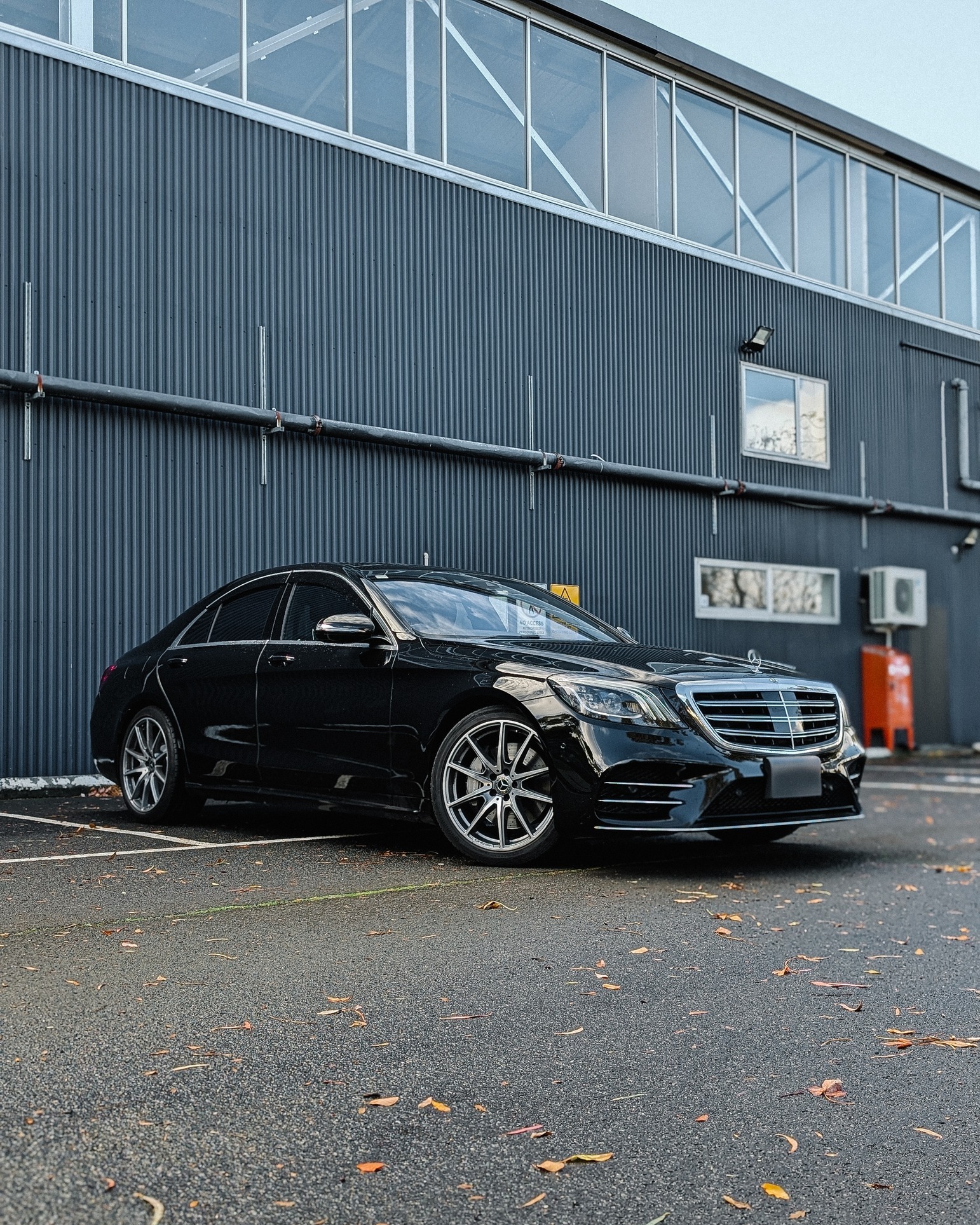 Luxury meets precision, now maintained to local specifications by Auto Union. Mercedes-Benz S450 V6 Twin Turbo, freshly imported from Japan, visited Auto Union for its first Australian service and a rear brake upgrade.
✅ Minor Service and Inspection
✅ Cabin Filter replacement
✅ Brake Fluid replacement
✅ Air Filter replacement
✅ Rear brake upgrade
#mercedes #benz #sclass #AMG #merc