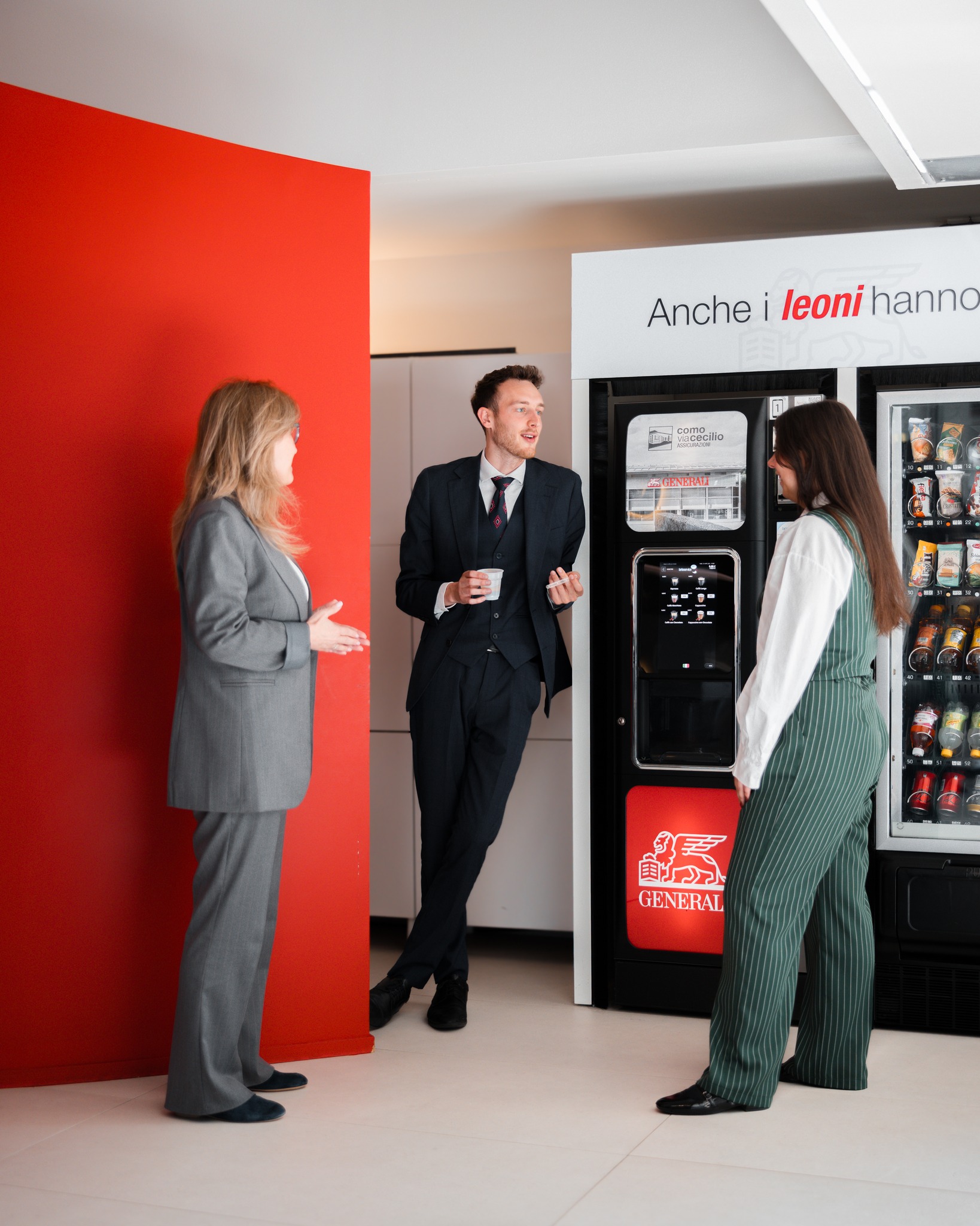 Il bello del rientro è anche questo: ritrovarsi, condividere esperienze e ripartire insieme.
Davanti alla macchinetta del caffè, l’estate continua nei racconti tra colleghi ☕🌞
#wearecomoviacecilio #generalicomoviacecilio #assicurazioni #generalitalia #partnerdivita #piùdiunlavoro #teamwork