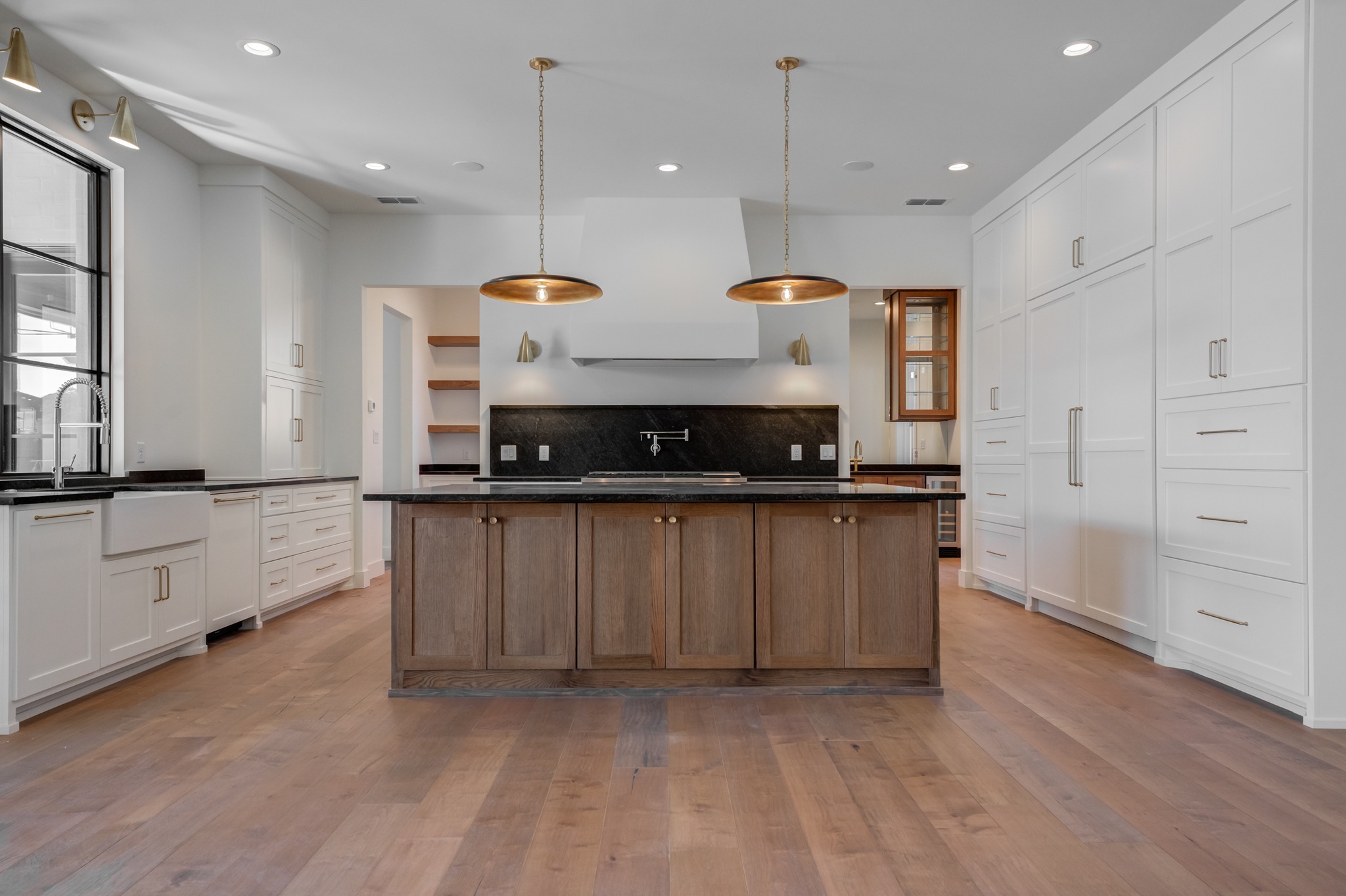 A bold backsplash brings just the right contrast to this kitchen!
Builder: @derekcooperconstruction
Lubbock Custom Home | Kitchen Design | Statement Backsplash | Architectural Inspiration | Interior Design | Lubbock Home Design | West Texas Home
#pddtexas #kitchendesign #kitcheninspo #kitchensoflubbock #lubbockhome #westtexashome #customhome #lubbocktexas #ashleyadamsmedia