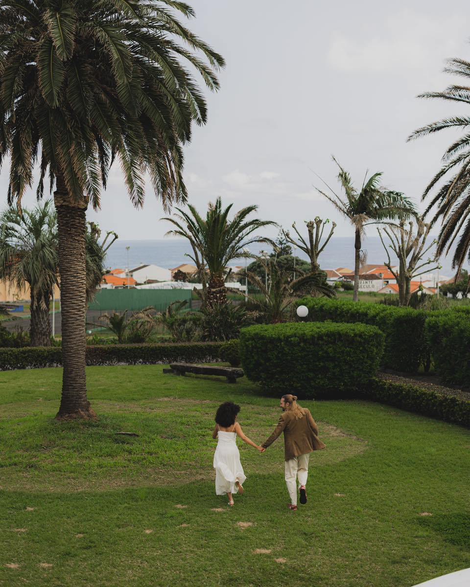Com tradição e história, o Solar de Lalém é o lugar perfeito para a celebração de um amor puro e verdadeiro.
-
With tradition and history, Solar de Lalém is the perfect place to celebrate pure and true love.
#solardelalem #azores #vacations #azoresislands #discoverazores #saomiguel #nature #maia