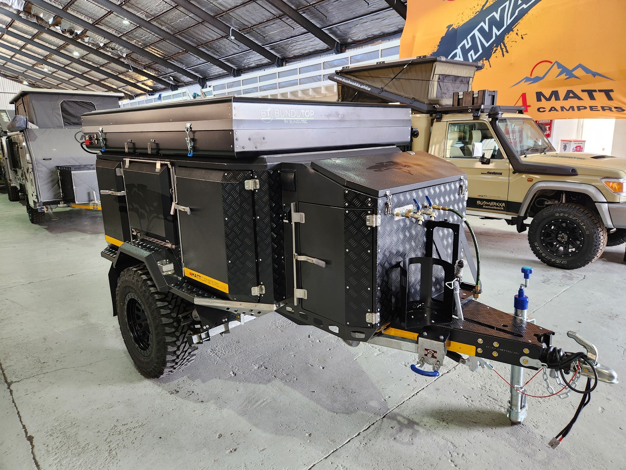 Metalian Maxi – Built for adventure. Ready for anything.
Spotted at @4mattcampers_za, this beast is your all-terrain home on wheels.
Pack up. Head out. Go further.
#Metalian #MaxiMetalian #WhenYouKnow #4MattCampers #AdventureReady