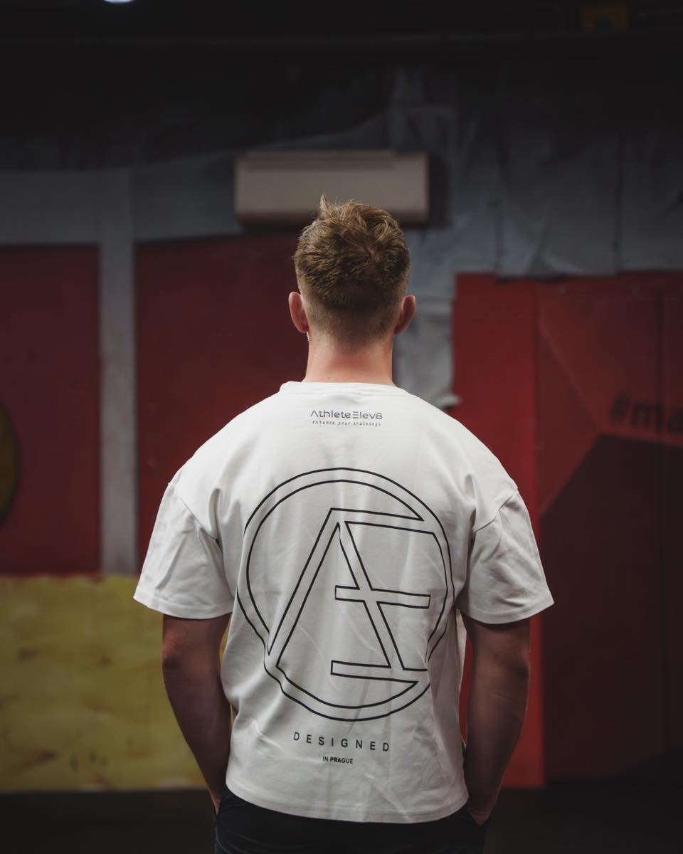 Built for the grind.
A clean look with purpose made for those who train with intent and represent the Elev8 mindset.
Oversized fit for full range of motion
Premium cotton for everyday comfort
Bold AE logo on the back made to stand out
Wear what you stand for.
Available now at www.athleteelev8.com
#AthleteElev8 #hybridathlete #makamvarene