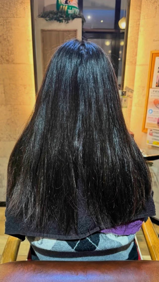 クセの悩みはIVYにお任せください‼️
髪質改善ジュネスストレート✨
群馬で数少ない髪質改善ストレートを扱うサロン。
・
色々な悩みでご来店いただくお客様に、一人一人にあった薬剤で綺麗にさせていただきます😊
・
クセで広がる❗️
汗や湿気でうねる❗️
クセで傷んで見える❗️
クセでパサついてみえる❗️
他店で縮毛矯正断られた❗️
・
クセを伸ばしたい方はジュネスをお勧めします✨
・
従来の縮毛矯正とは違う仕上がりに感動していただけます!
・
・
*施術時間が長いので予約が取れないこともありますので、お早めのご予約をお勧めいたします。
・
・
#ジュネスストレート
#髪質改善ストレート
#髪質改善縮毛矯正
#髪質改善トリートメント
#サイエンスアクア
#髪質改善
#サブリミック
#ivyhair