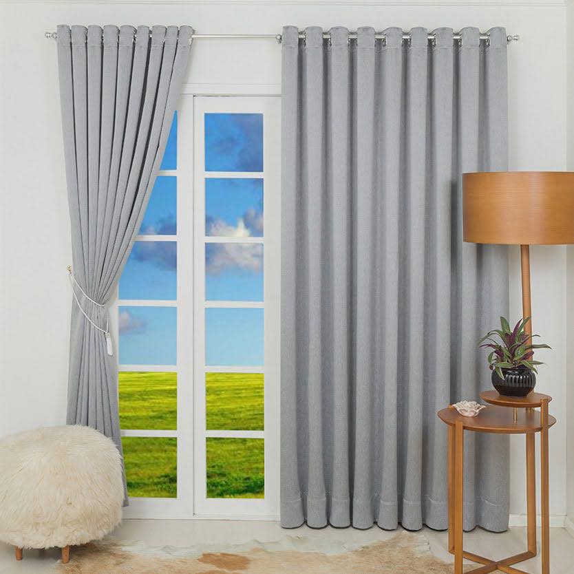 Essa cortina em blackout Vegas possui um brilho lindo e um caimento perfeito!
Produzimos sob medida para sua janela!
#decoração #cortinas #cortinasblackout #blackout #sobmedida