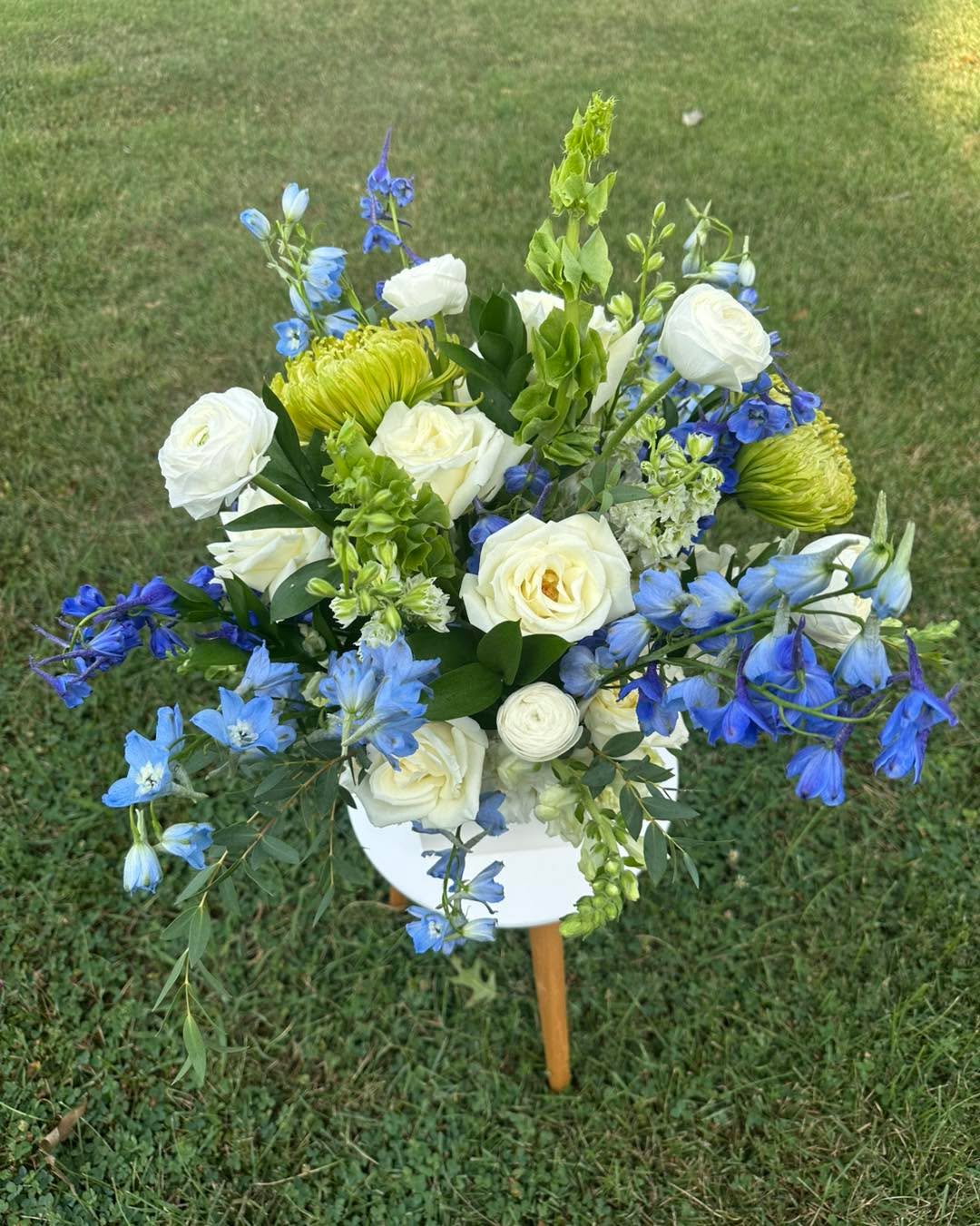 sympathy arrangement 💙🤍 reach out via phone or email for an arrangement or quote
claire@stemandstill.com
812.568.1075 text or call
#flowershop #funkyflorals #flowersofinstagram #florals #stlouis #FunkyFlorals #stlouisflorals #floralstyle #funkyflowers #birthday #everydaylook #everyday #EverydayElegance #sympathyflowers #flowers #Missouri #graduation #wedding #GiftForHer #EverydayLuxury #midwest #giftideas #gift